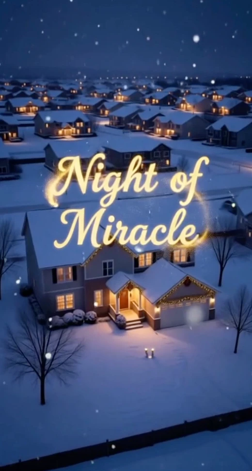 ฉากคืนที่มีหิมะ บ้านที่มีแสงไฟ