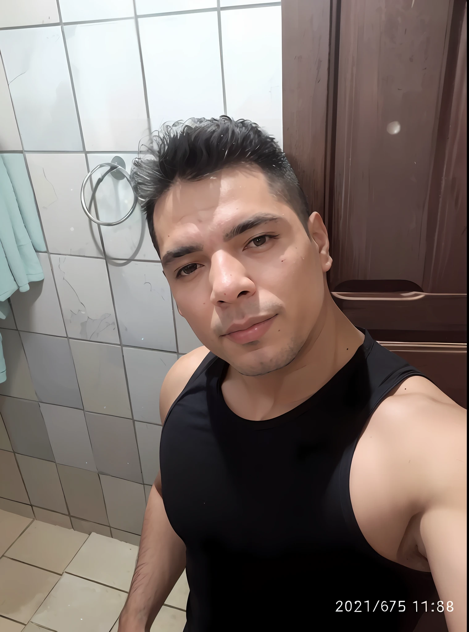 There is a man taking a selfie in a bathroom, Caio Santos, Andrés Rios, Ronaldo Luis Nazário de Lima, Ronaldo Nazário Fenómeno, Ronaldo Nazário, David Rios Ferreira, Zigor Samaniego, José Miguel Roman Francesa, Alejandro, 2 7 years old, Ronaldo Luis Nazário da Lima, Christian Orrillo, Eloy Morales, dressing with this train