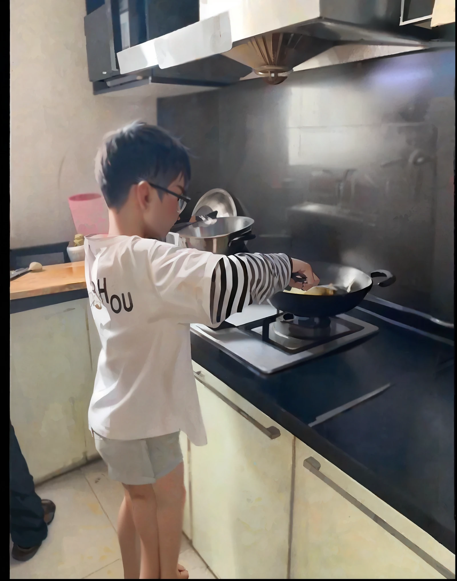 Wear a pair of pants for this little boy in cooking, HD processing, the best picture quality