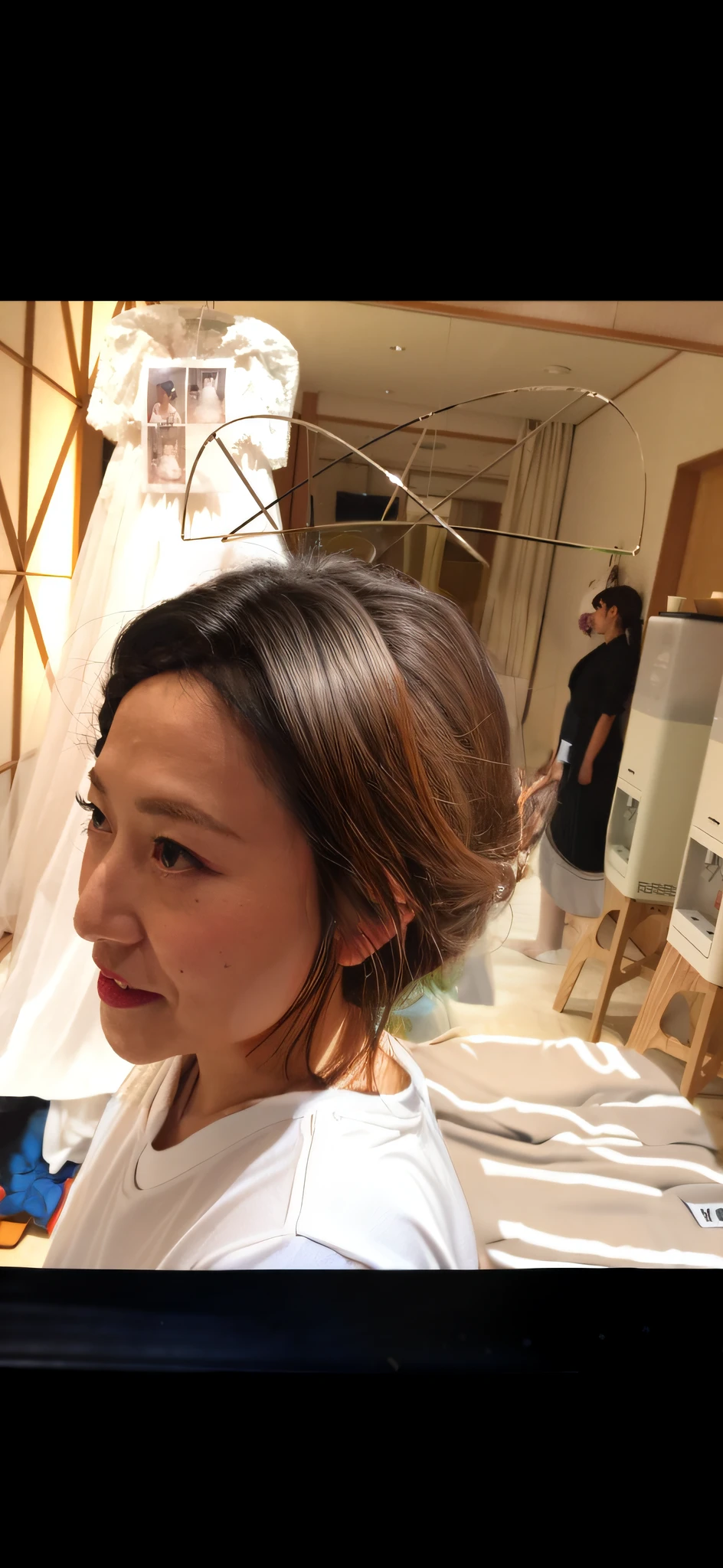 "(Cartoon style: 1.2),(Long black hair,Hidden ears,Hidden neck hair),Beautiful and cute face,Soft light,Natural background color,Cute expression,Relaxed pose,Strength: 0.8)"