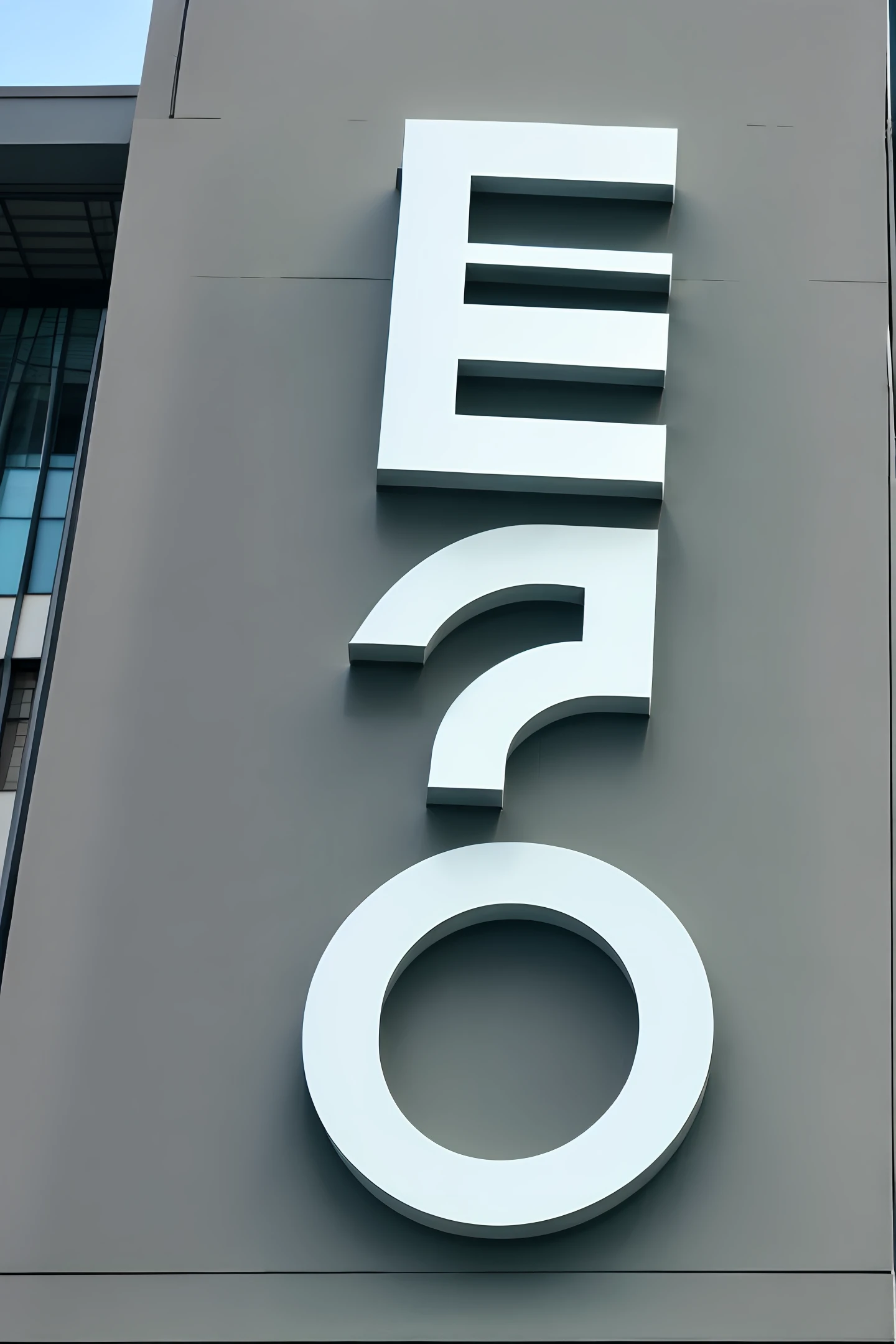 Architecture logo with the letters E M