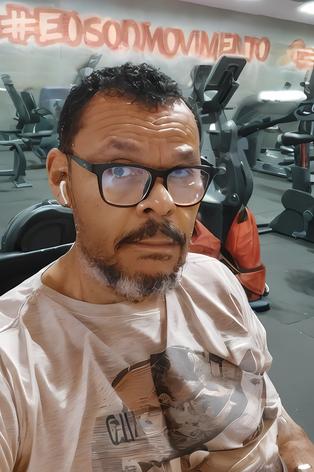 guttonerdvision4, A man with glasses and a beard in a gym, vestindo camiseta regata, camiseta sem manga, detalhes intrincados, em uma academia, malhar, 4 0 years old man, 38 years old, 45 years old men, rosto suado, with nerdy glasses and goatee, 5 0 years old man, 3 6 years old, suando muito, in good physical shape, 8k selfie photograph, profundidade de campo rasa