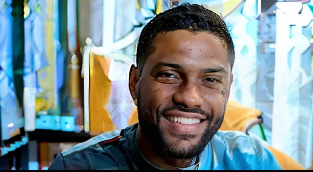 there is a man that is smiling and looking at the camera, instagram post, profile pic, facebook post, edu souza, mohamed chahin, alphonso azpiri, alphonse musha, atef, very very low quality picture, profile picture, mutahar laughing, saadane afif, mohamed reda, riyahd cassiem, eric parker
