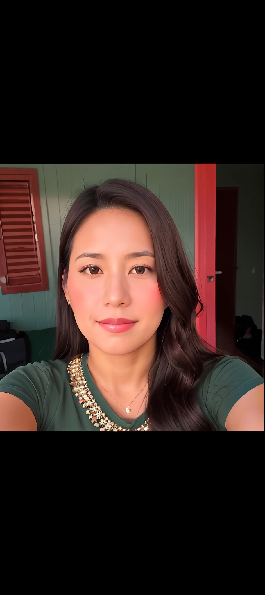 there is a woman taking a selfie with her cell phone, alanis guillen, profile image, ayahausca, 30 years old woman, 3 0 years old woman, lorena avarez, fernanda suarez, 30-year-old woman from cuba, selfie of a young woman, photo of a woman, photo taken in 2 0 2 0