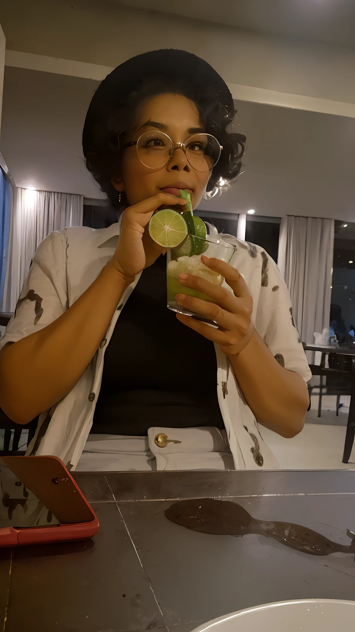 there is a woman sitting at a table drinking a drink, com uma bebida, segurando uma bebida, 🍸🍋, beber, coquetel de bebida, imagem de perfil, foto de baixa qualidade, com um canudo, foto de perfil, foto do perfil, candid picture, with apple, imagem de qualidade muito baixa, fotografia de baixa qualidade, lima, candid photo, pegando seus tacos e bebida)