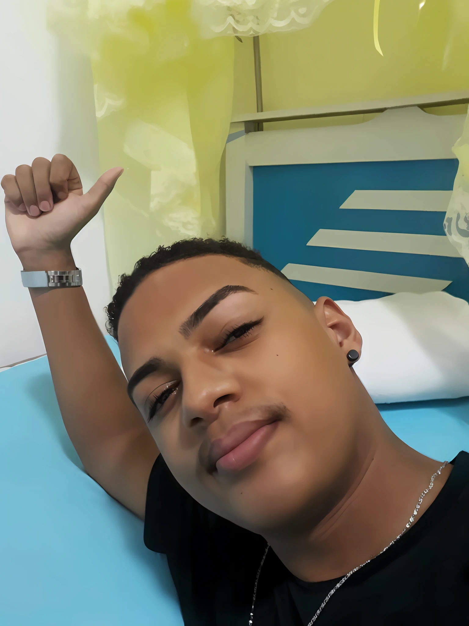 there is a man laying on a bed with his arm raised, caio santos, Ronaldo Nazario Fenomeno, Selfie!!!!!, mateus 9 5, José Moncada, xxxtentacion, Ronaldo Nazario, Ronaldo Luis Nazario de Lima, Ronaldo Luis Nazario da Lima, Parece Fabiula Nascimento, selfie shot straight on angle