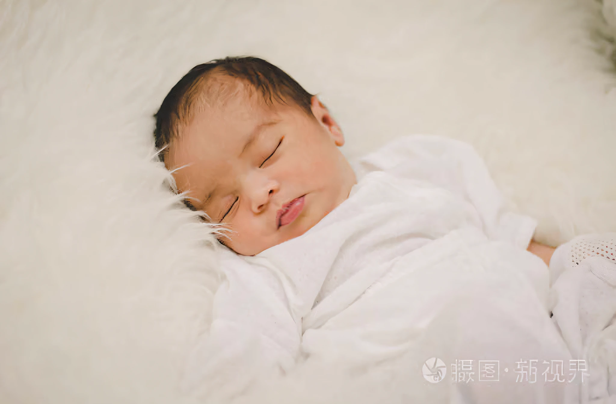 there is a baby sleeping on a white blanket on a white blanket, ruan jia beautiful!, lulu chen, Li Zixin, jinyiwei, xue han, steve zheng, mingchen shen, bian luan, Wu Liu, Cute:2, maternal photography 4 k, [ Realistic photo ]!!, xintong chen, yihao ren, Bo Feng