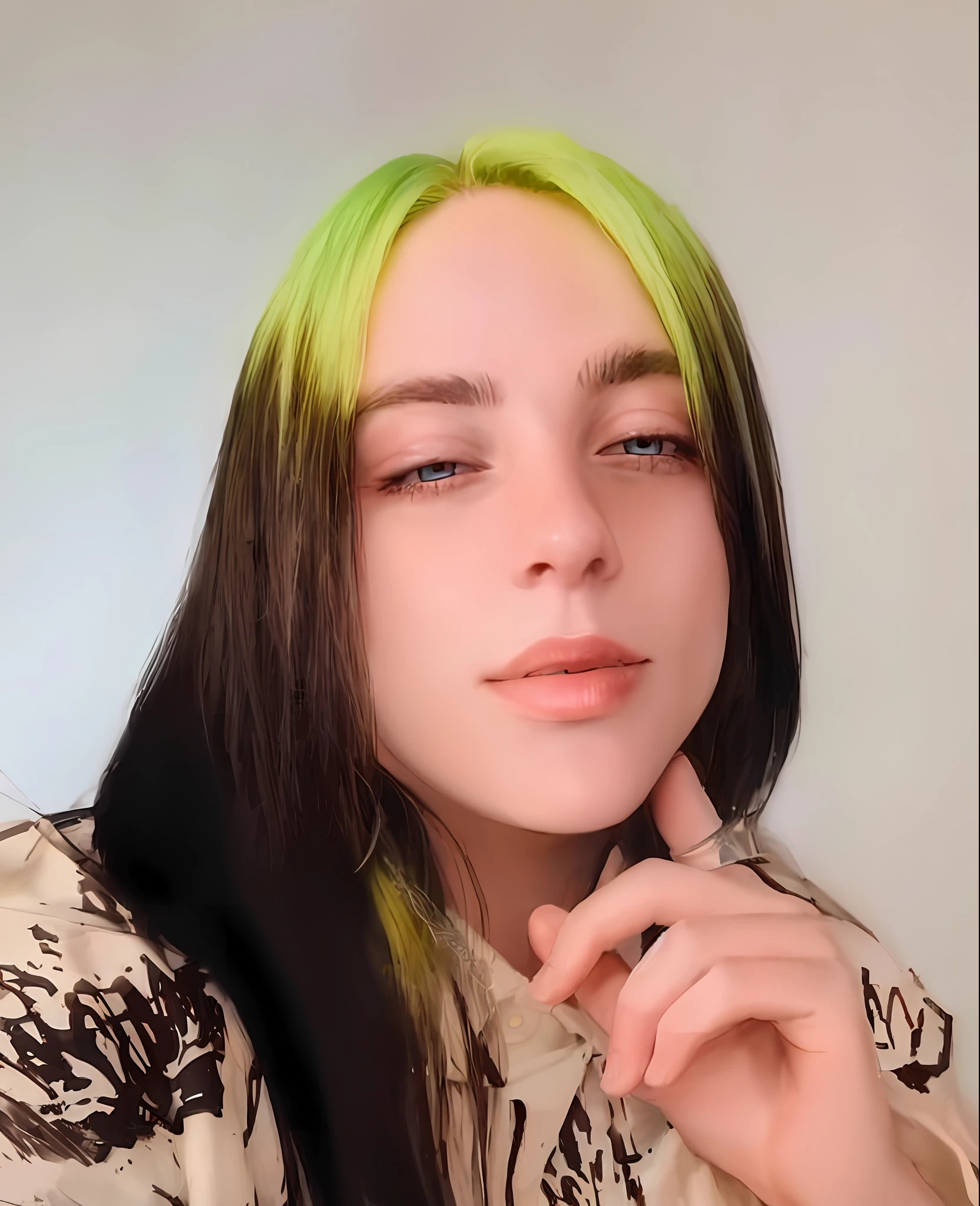 um close up de uma pessoa com um cabelo verde e uma camisa preta e branca, Billie Eilish, Overlord Billie Eilish, Billie Eilish como Loki, Retrato de Billie Eilish, Retrato de Billie Eilish, Billie Eilish como freira, Billie Eilish como uma freira triste, cabelos verdes, olhos azul claro, olhos aberto