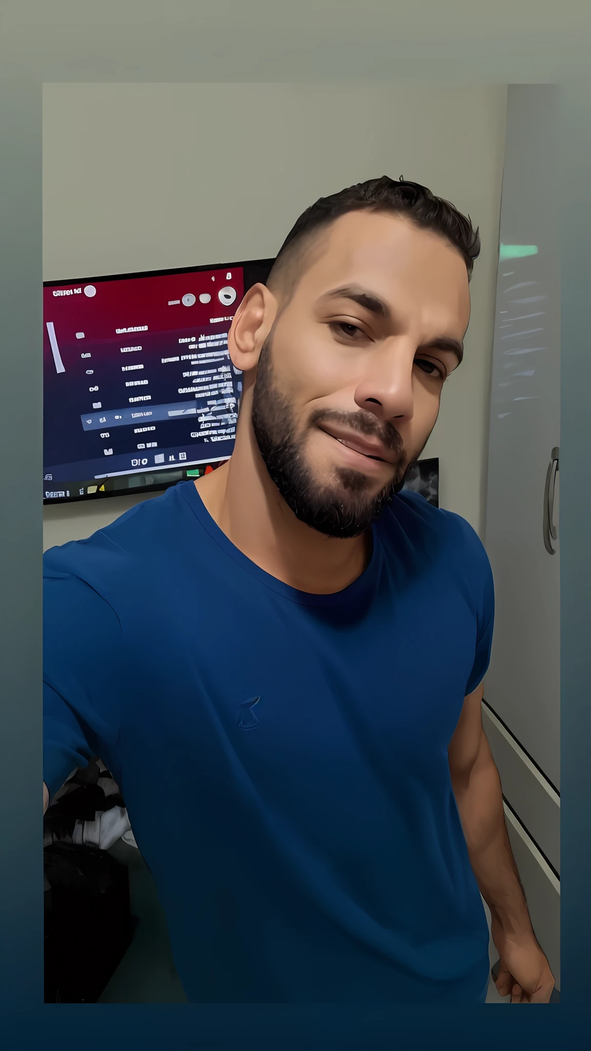 Homem forte, musculoso