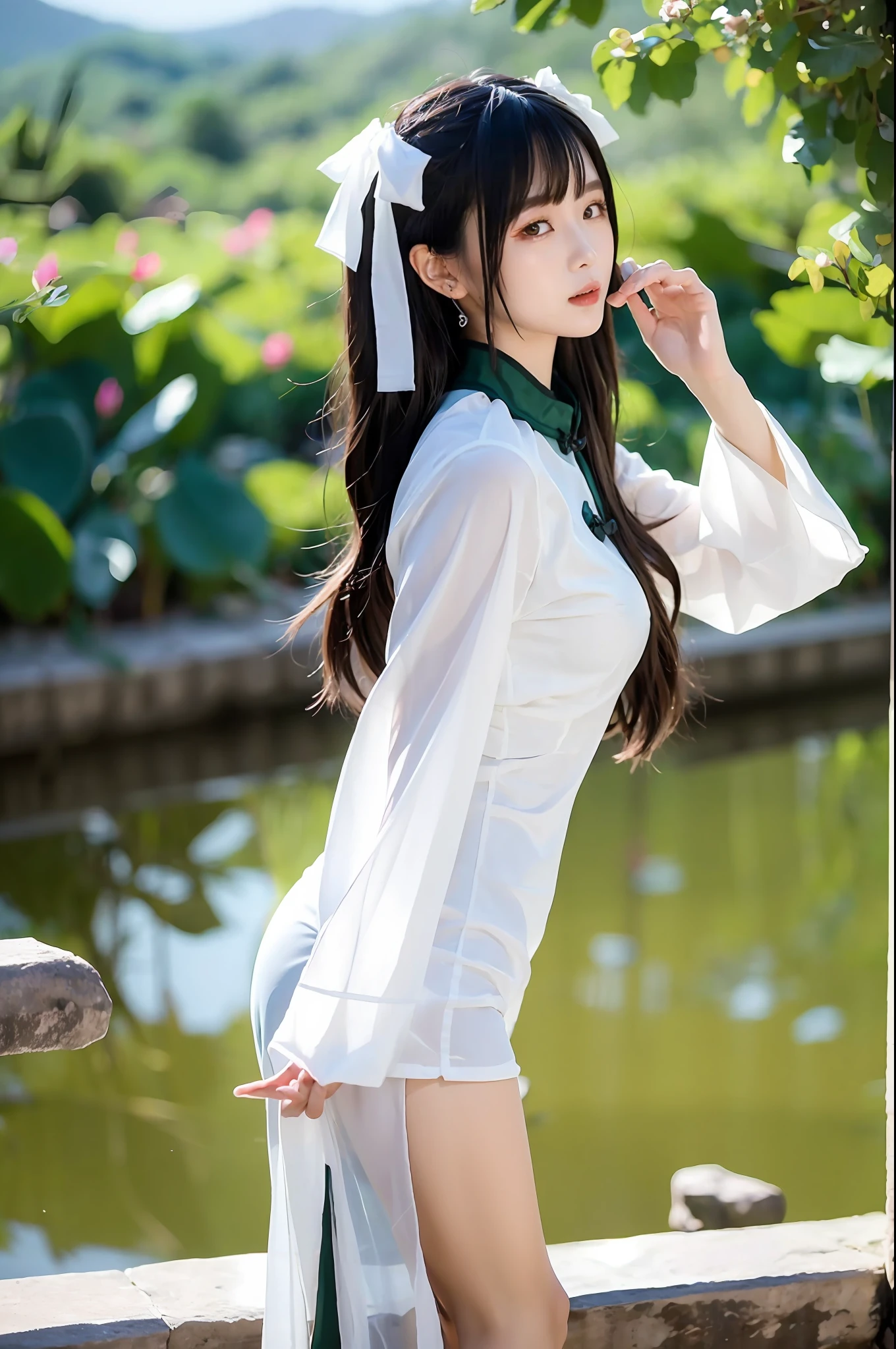 Yun wants to wear clothes and flowers to look good，The spring breeze blows Revlon。ancient Chinese costume，breathtaking beauty，Closed moon shame flower，Elegant and generous，best qualtiy，Need，4K