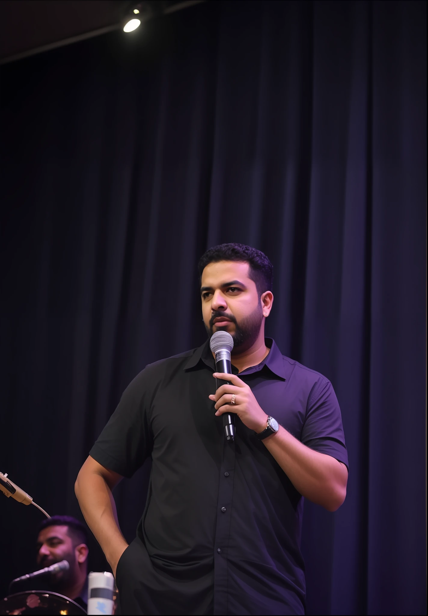 There's a man with a microphone in his hand, Emad Mostaque, Apresentando-se no palco, foto do concerto, Amr Elshamy, Executar, no palco, Ahmad Merheb, Saadane AFIF, comediante stand-up, José Moncada, instagram story, no palco, segurando um microfone, Condutor de Ene, Directed by: Alexander Fedosav