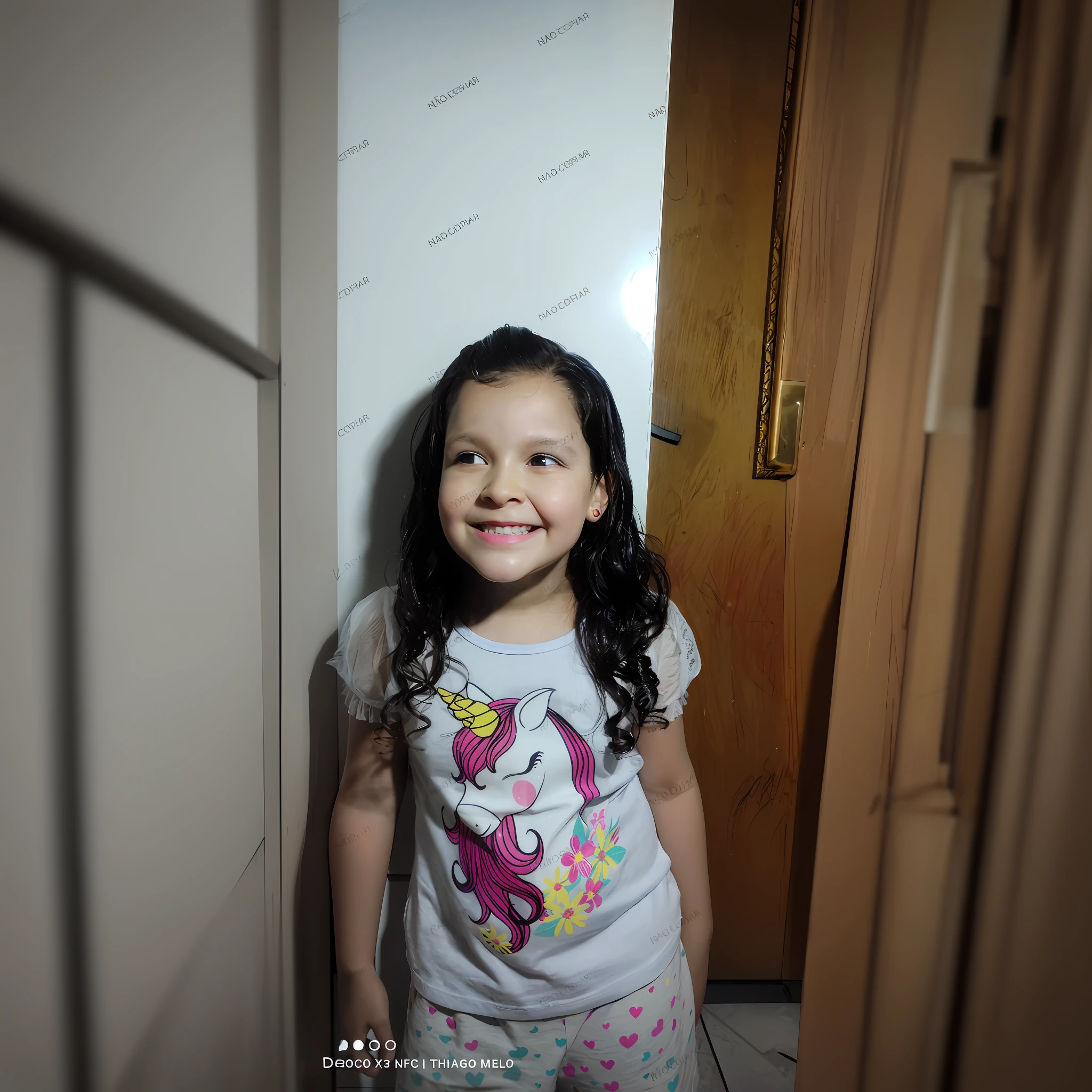 Arafed girl standing in front of a door smiling, Directed by: Nandor Soldier, by Amelia Peláez, she is smiling and happy, Foto realista, cabelos molhados, cabelo longo molhado pingando, imagem frontal, Directed by: Dora Crusader, Watermarked, She is grinning, 2 anos, she is smiling and excited