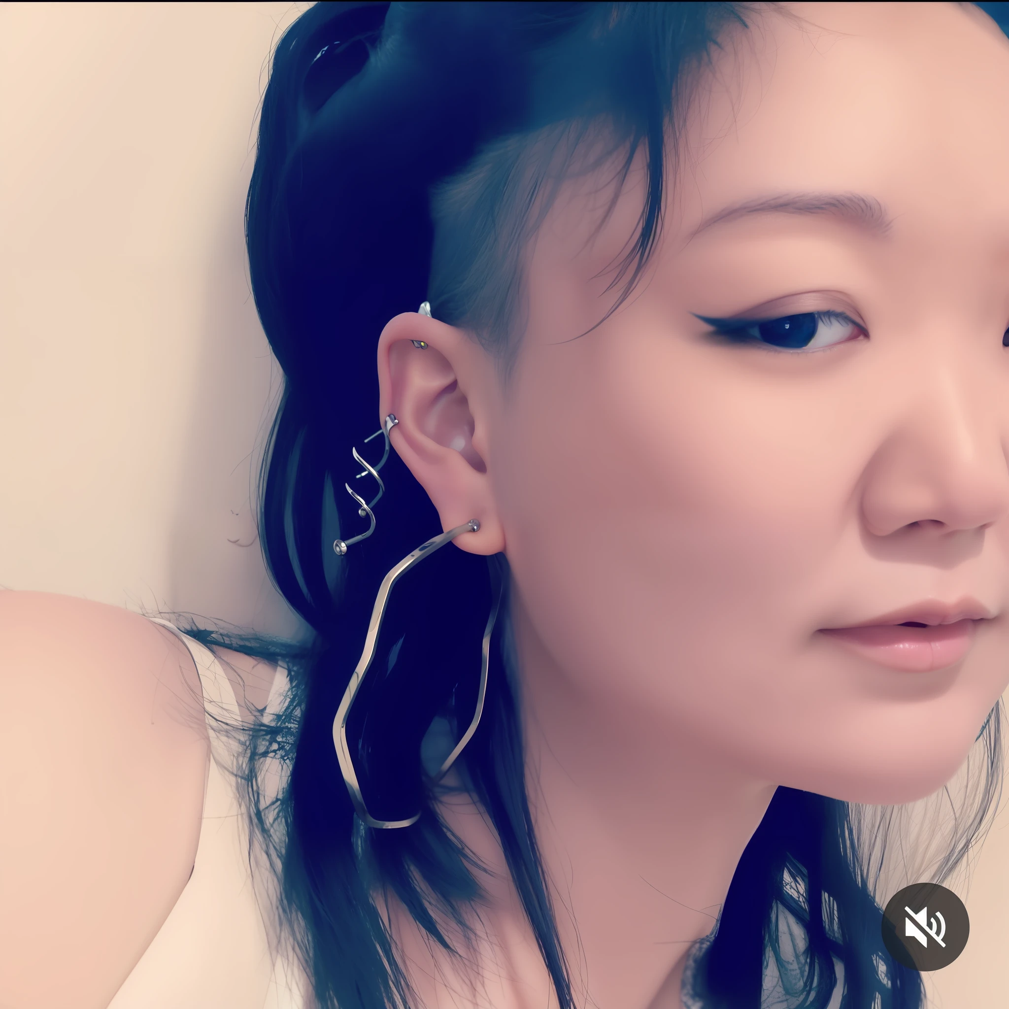 There is a woman with a pair of ear piercings, brincos enormes e maquiagem queer, orelhas aferidas, assimetrico, Mulher de 30 anos, orelha esquerda, sem orelhas extras, half asian, piercings e um moicano, estilo steam punk
