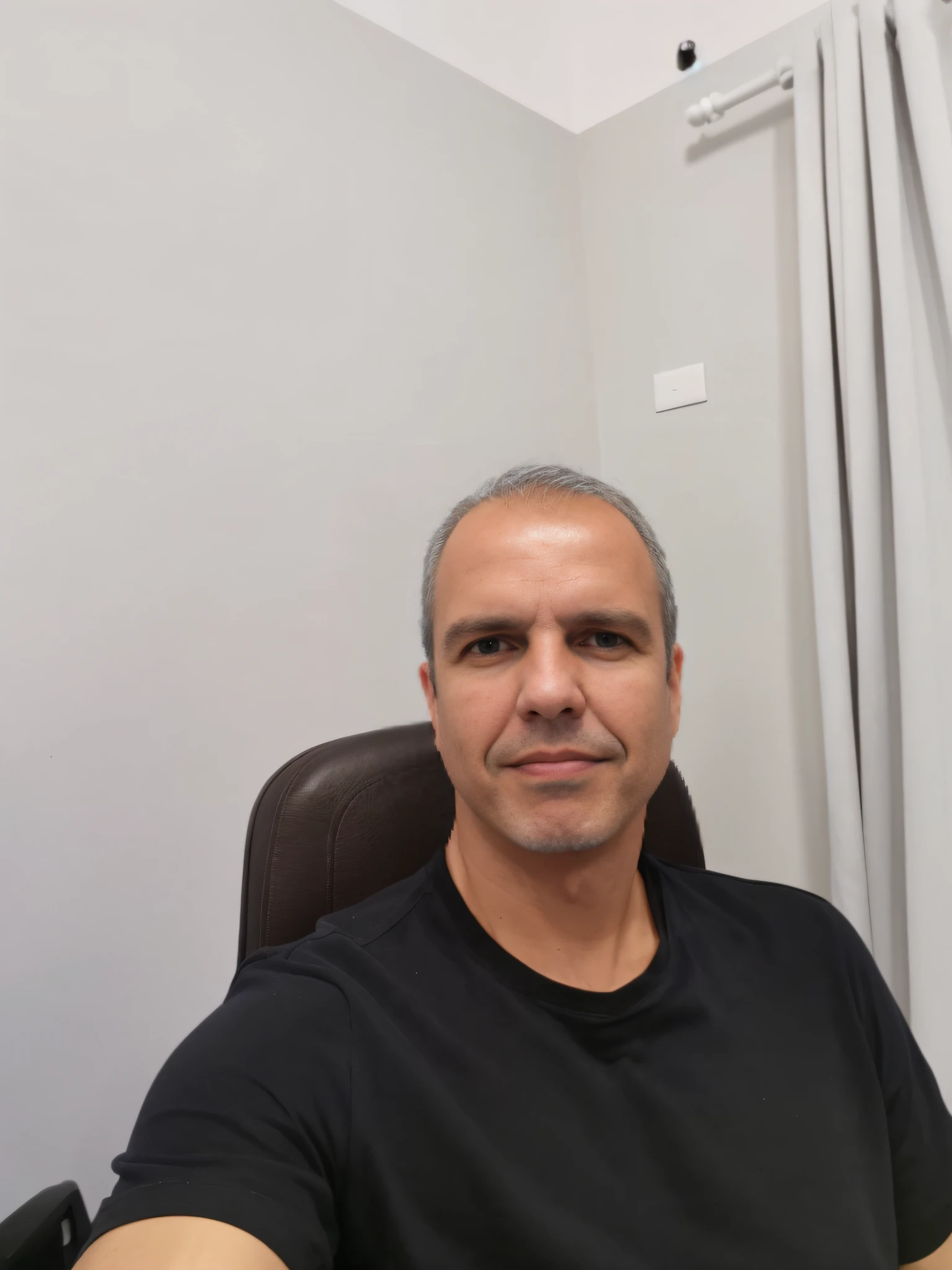there is a man sitting in a chair with a remote control, david rios ferreira, George Doutsiopoulos, gui guimaraes, Henry Alvim Correa, icaro carvalho, Homem de 4 0 anos, Jorge Patsouras, Chris Achilleos, Alexandros Pyromallis, Homens de 45 anos, imagem frontal