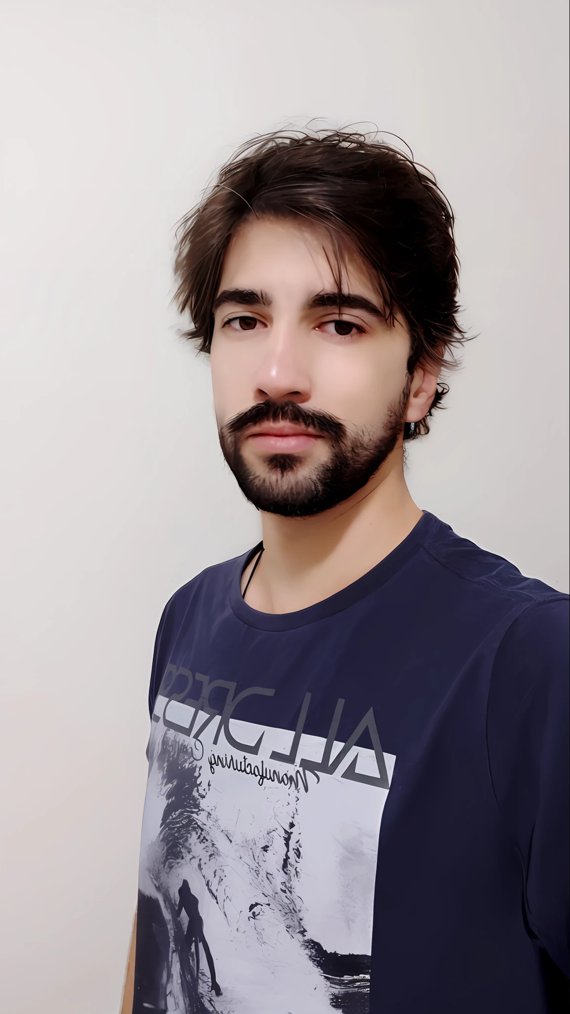 Homem com barba e camisa azul posando para foto, com uma barba pequena, Emad Mostaque, icaro carvalho, imagem de qualidade muito baixa, foto portait foto de perfil, caio santos, sem barba, Condutor de Ene, foto de perfil headshot, foto de perfil profissional, Directed by: Nandor Soldier
