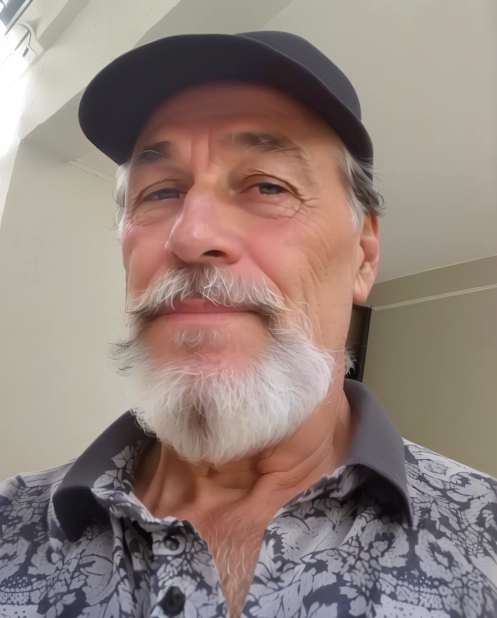 there is a man with a beard and a hat on, foto de um homem branco de 50 anos, imagem de perfil, Homens de 45 anos, taken in the early 2020s