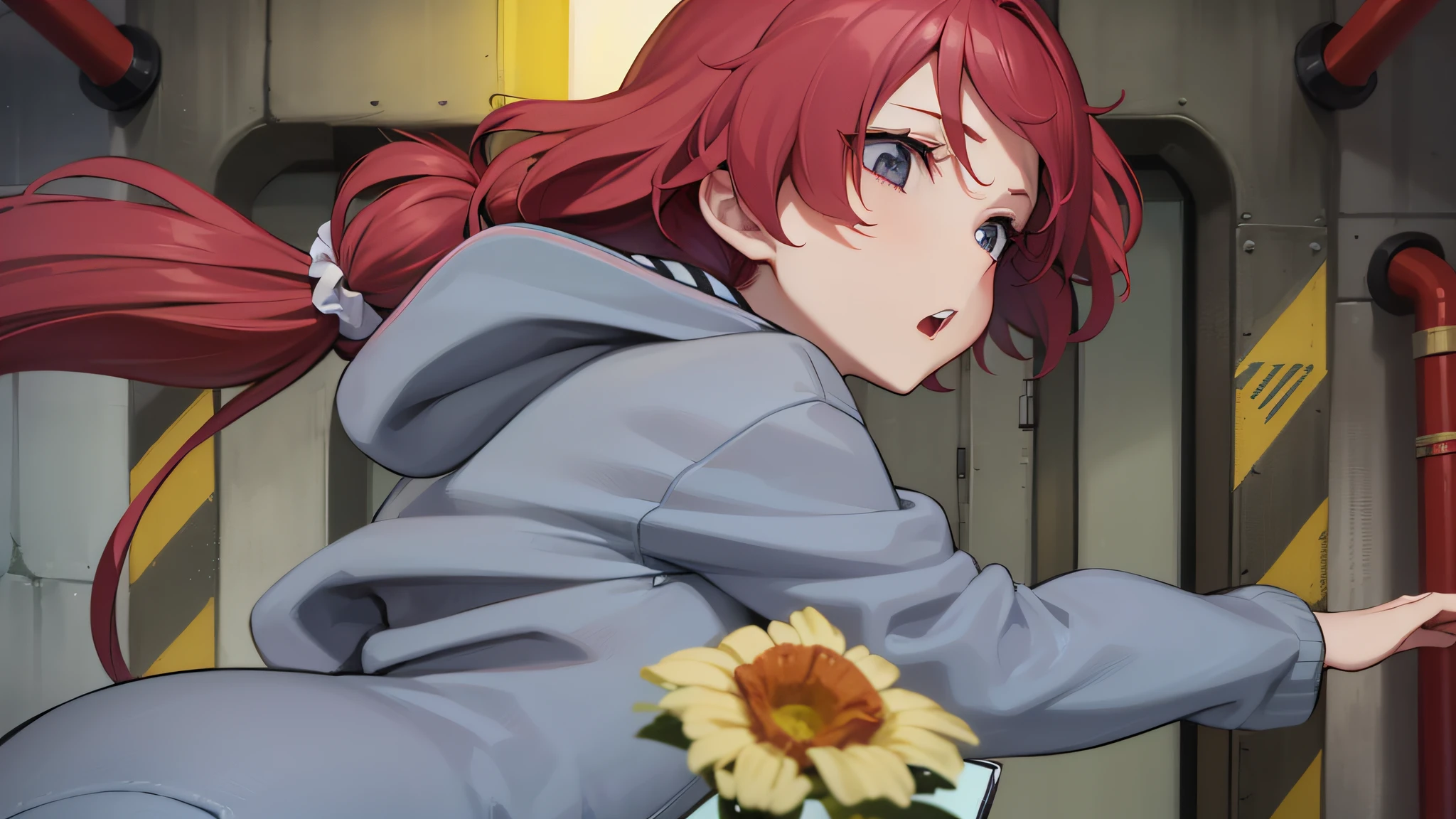 She's a little petite and、、It has a slender physique. She has long red curly hair and a scrunchie behind her. She wears denim hot pants、I'm wearing a gray hoodie, Her feet are barefoot、time々I'm wearing flip flops.