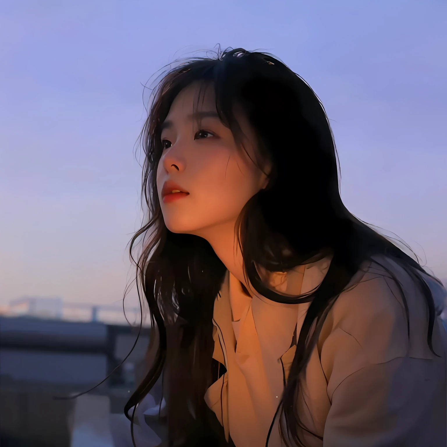The Alafi woman sits on the windowsill and looks up at the sky, With sunset, soft light from the side, with backlight, soft sunset lighting, xintong chen, cover photo portrait of du juan, Chinese girl, A young Asian woman, krystal, beautifully soft lit, deep gaze to the side, inspired by Cheng Jiasui, Li Zixin