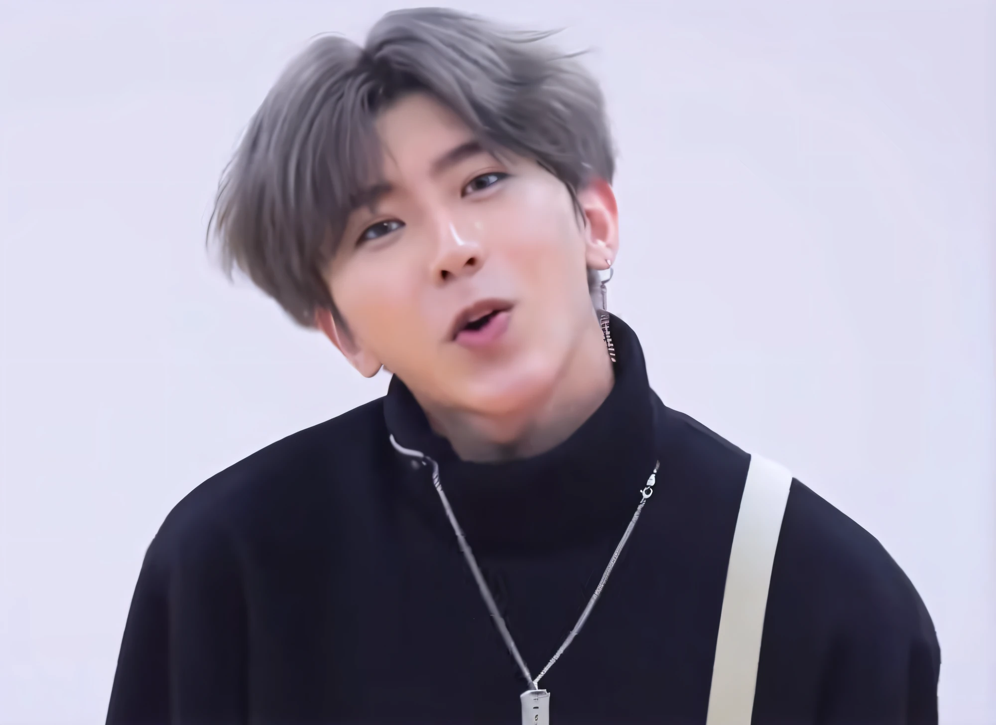 high high quality,A man in a black shirt and necklace, Cai Xukun, he has dark grey hairs, yanjun cheng, wan adorable korean face, xqc, inspired by jeonseok lee, hyung tae, with same hairstyle, Inspired by Bian Shoumin, black haired yoongi, South Korean male, jung jaehyun, he has an elongated head shape, Solid Backgroud