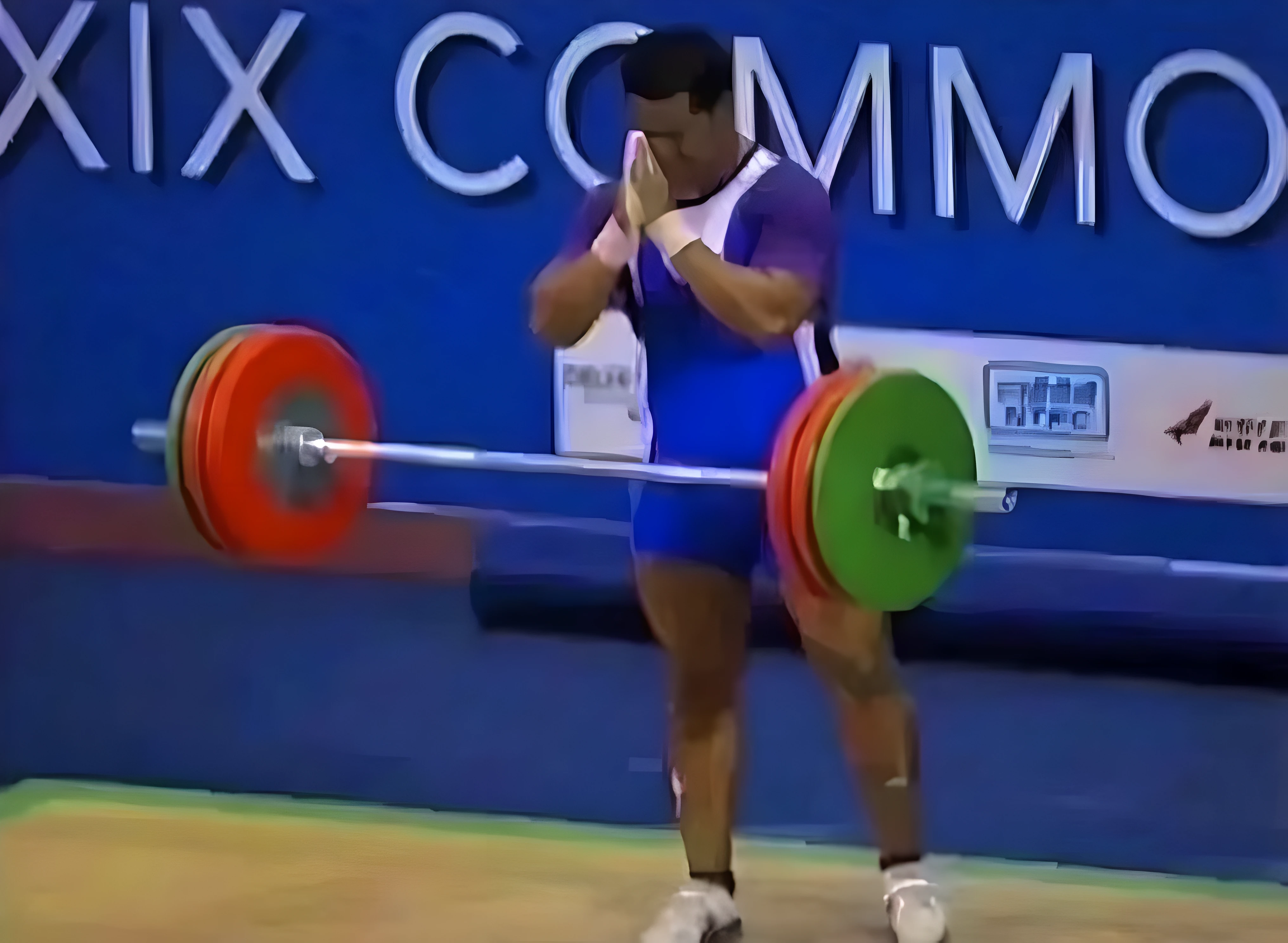 Allard woman holding a barbell in a blue shirt and white shorts, incredibly strong and tall, chris evans（Chris Evans）As a weightlifter, most strongest pose, Very strong, lifting weights, strongman, impressive winning photo, vladimir nikolov, maxim sukharev, Super strong, hiroyuki kato, thrusters, mohamed chahin, photo from the olympic games