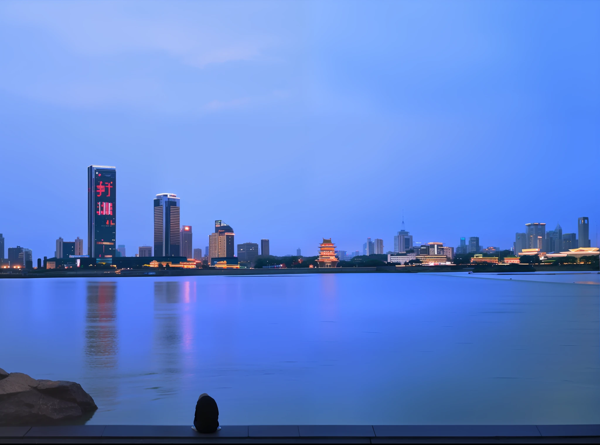 Alatei sits on a rock looking at the city skyline,Hangzhou,Wide view;Wide shot,Wide angle - lens,wide wide shot,guangjian,shenzhen,photography shot at blue hour,wide image,ruanjia,As night fell,wide wide shot,early evening,nezha,very wide view,skylines,skyline showing。