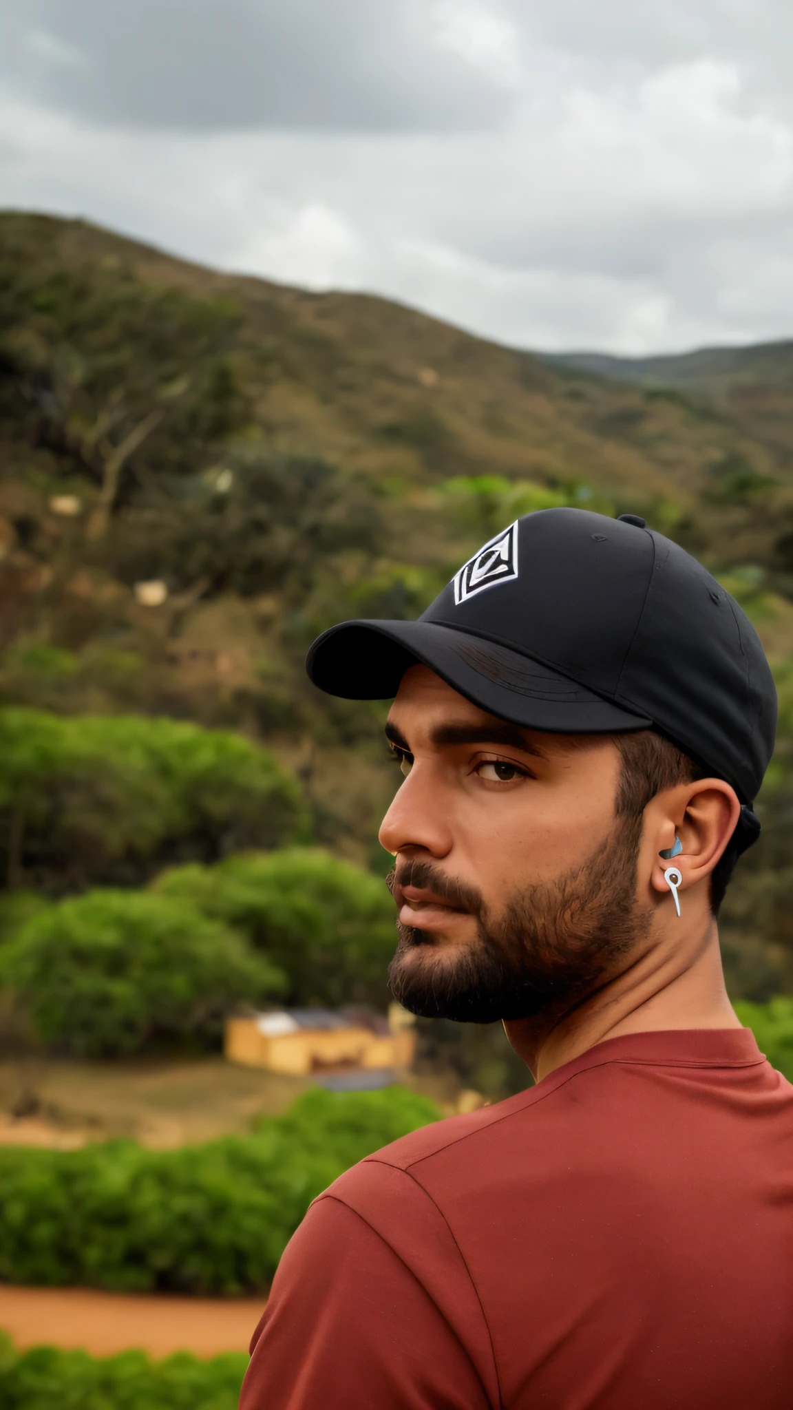 There's a man wearing headphones and a baseball cap, caio santos, em uma fazenda, Forrest em segundo plano, mateus 9 5, com montanhas ao fundo, david rios ferreira, Forrest em segundo plano, Colinas ao fundo, icaro carvalho, daniel mirante, Postagem 4k, 4 k post, Audeze, com montanhas no fundo