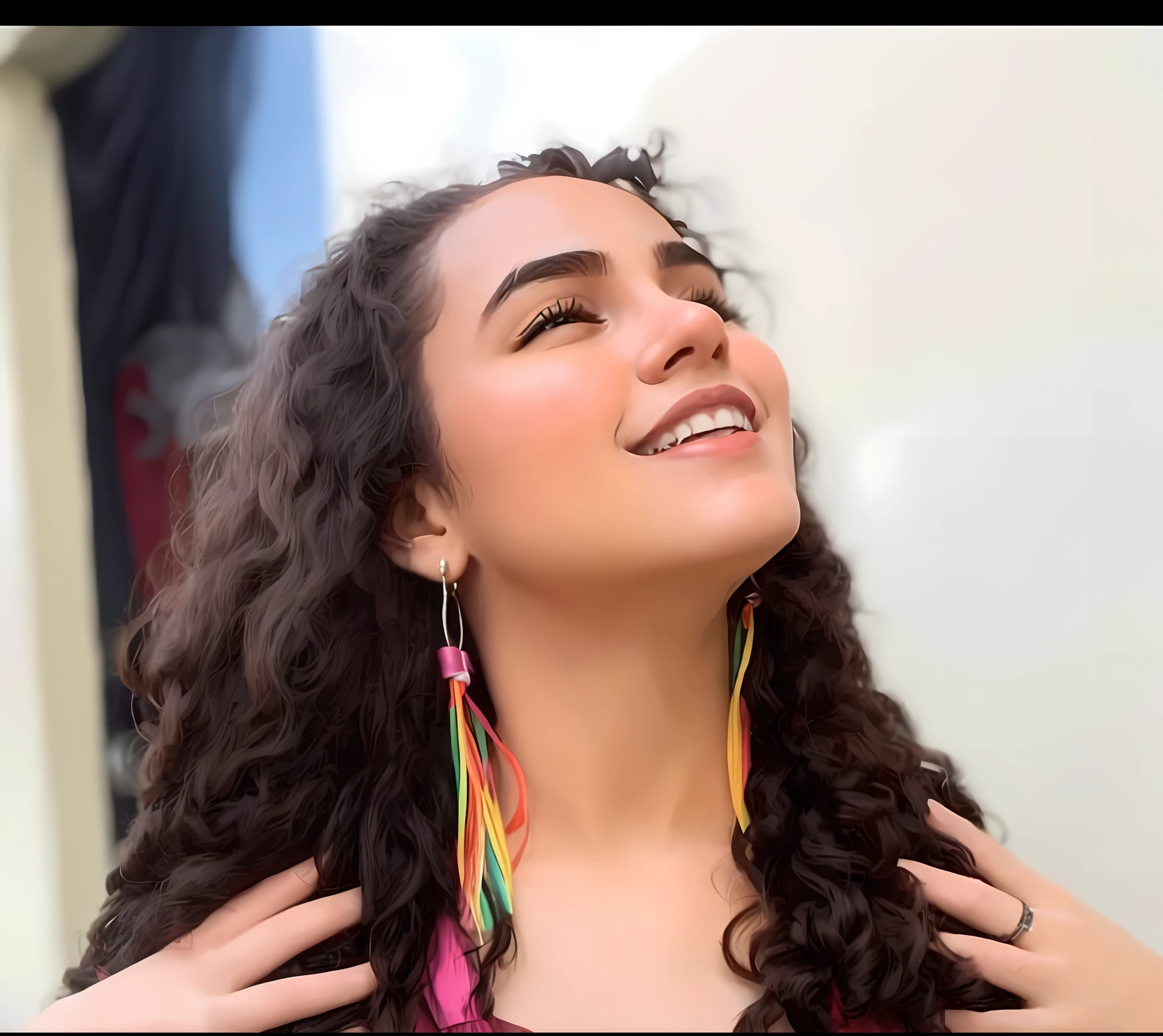 Araffe mulher com longos cabelos cacheados usando brincos coloridos e um top rosa, brincos enormes e maquiagem queer, Justina Blakeney, Violeta Myers, wears an egyptian ankh necklace, ela tem cerca de 1 6 anos de idade, taken in the early 2020s, she is in pure bliss, bonito e sorridente, brincando de camisa rindo