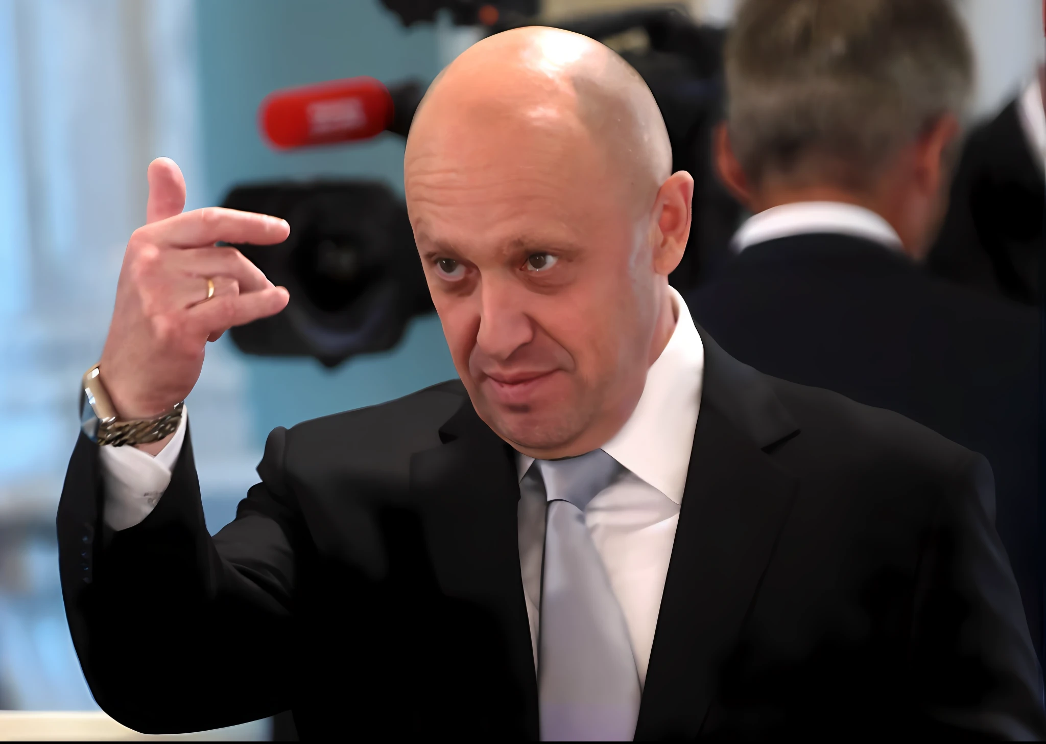 Arafed bald man in suit and tie points to something, President of Belarus, Vdovenko, Vitaliy Bondarchuk, stålenhag, miro petrov, Pyotr Yablonsky, Desjarlés, petri rahkola, vsevolod ivanov, konstantin porubov
