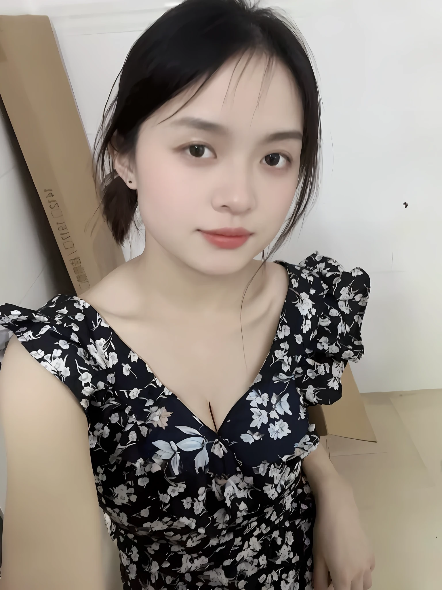 cleavage,huge tit,