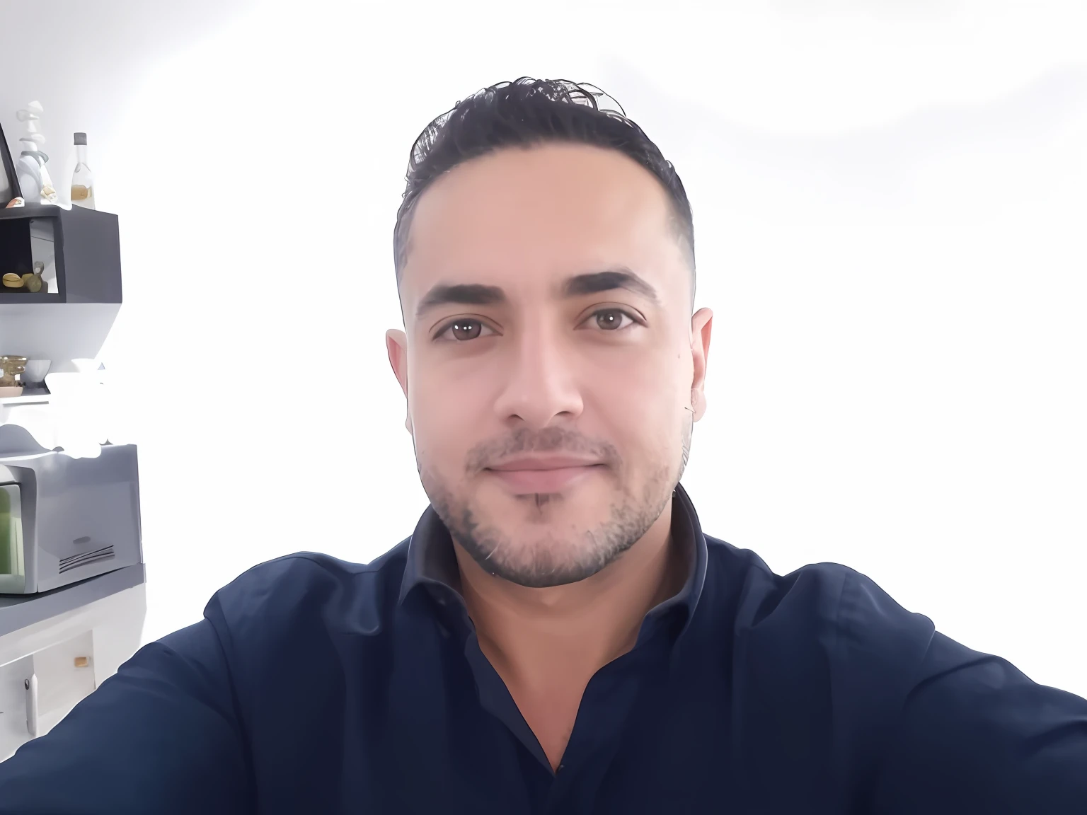 There's a man taking a selfie in a kitchen, David Rios Ferreira, andres rios, Imagen de perfil, victor maristane, Carmelo Blandino, juan diaz canales, Christian Orrillo, heraldo ortega, ignacio fernandez rios, jose miguel roman frances, icaro carvalho, salustiano garcia cruz, imagen frontal, George Doutsiopoulos