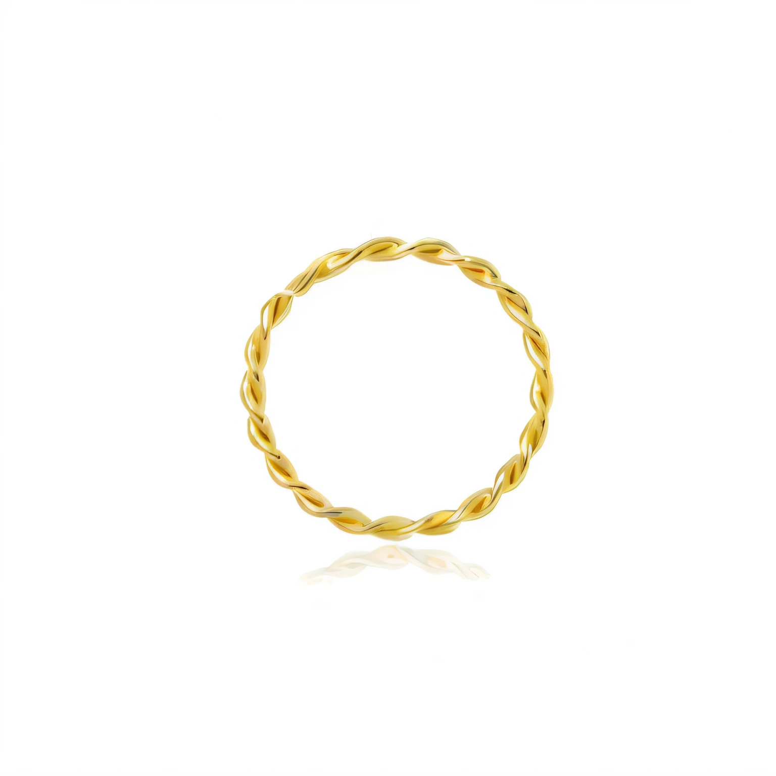 um close up de um anel de ouro em um fundo branco, anel nasal, golden circlet, espiral, banhado a ouro, Golden Circle Halo, Fio de ouro 14k, Brincos de aro de ouro, fios de ouro, circlet, Braided wire, brinco de ouro, Eespiral, 9k, 9 mil, estrutura fina e delicada simples, Braided hair ties, Sprial, imagem detalhada