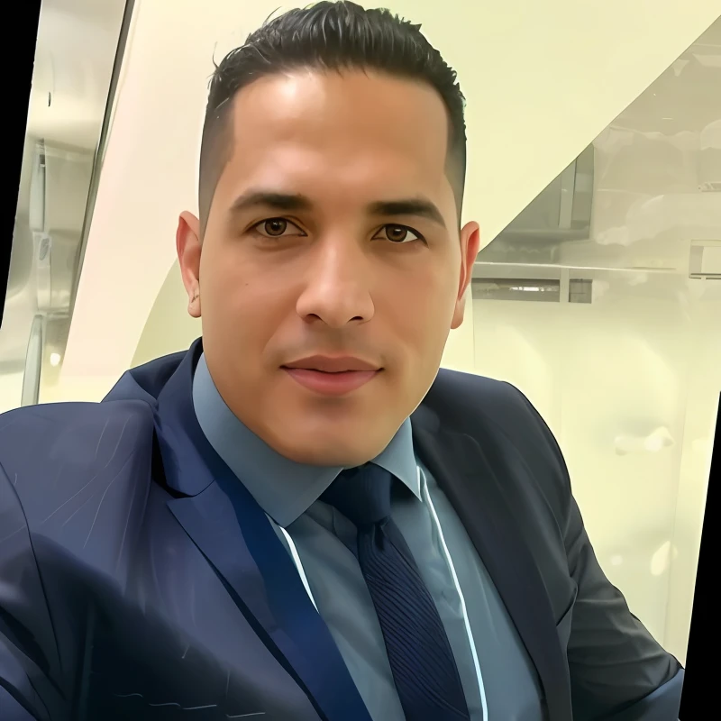 There's a man in a suit and tie taking a selfie, david rios ferreira, andres rios, Eloy Morales, Carlos Ortega Elizalde, José Moncada, Arauto Ortega, juan diaz canales, victor maristane, Jose Miguel Romano Francisca, Carmelo Blandino, imagem de perfil, danilo torres, Salustiano Garcia Cruz, Cristiano Orrillo