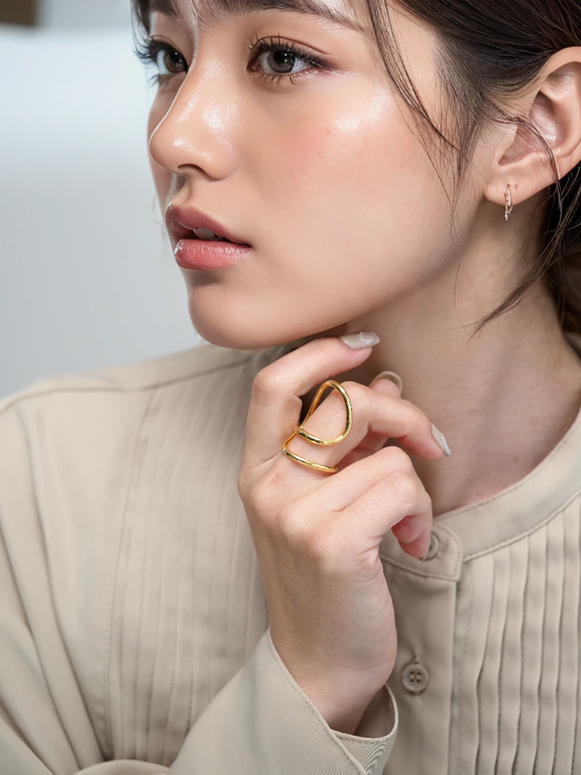1girl in,cute face, , masterpiece, , portlate, ((8K 、RAW Photos、top-quality、masterpiece)、High Detail RAW Color Photo Professional Photo、(realisitic、Photorealism:1.37)、(top-quality)、超A high resolution、Fusion of 8K and HDTV CG、physically-based renderingt、25 years old women、、top-quality、masterpiece、ighly detailed、hight resolution、At 8K、超A high resolution、detailed shadow、A hyper-realistic、realisitic、Midday sunshine、1girl in、A detailed face、realisticeyes、real looking skin、a short bob、femele、