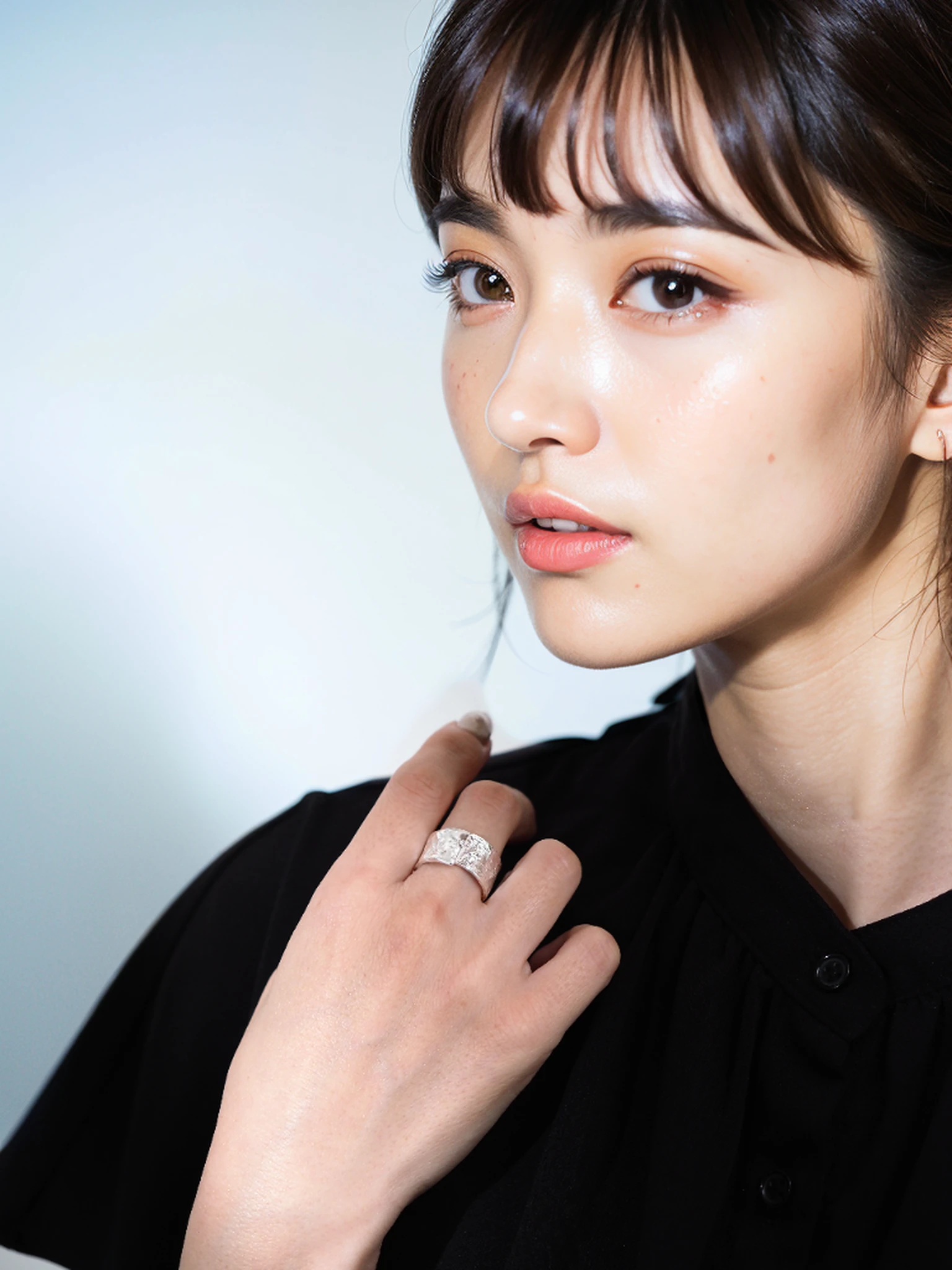Short Bob、natural make up、profile、Lateral gaze、don't watch the viewer、profile、25 years old women、Black eyes、1girl in,Cute face, , masterpiece, , portlate, ((8K 、RAW Photos、top-quality、masterpiece)、High Detail RAW Color Photo Professional Photo、(realisitic、Photorealism:1.37)、(top-quality)、超A high resolution、Fusion of 8K and HDTV CG、physically-based renderingt、25 years old women、、top-quality、masterpiece、ighly detailed、hight resolution、At 8K、超A high resolution、detailed shadow、A hyper-realistic、realisitic、Midday sunshine、1girl in、A detailed face、realisticeyes、real looking skin、a short bob、femele、