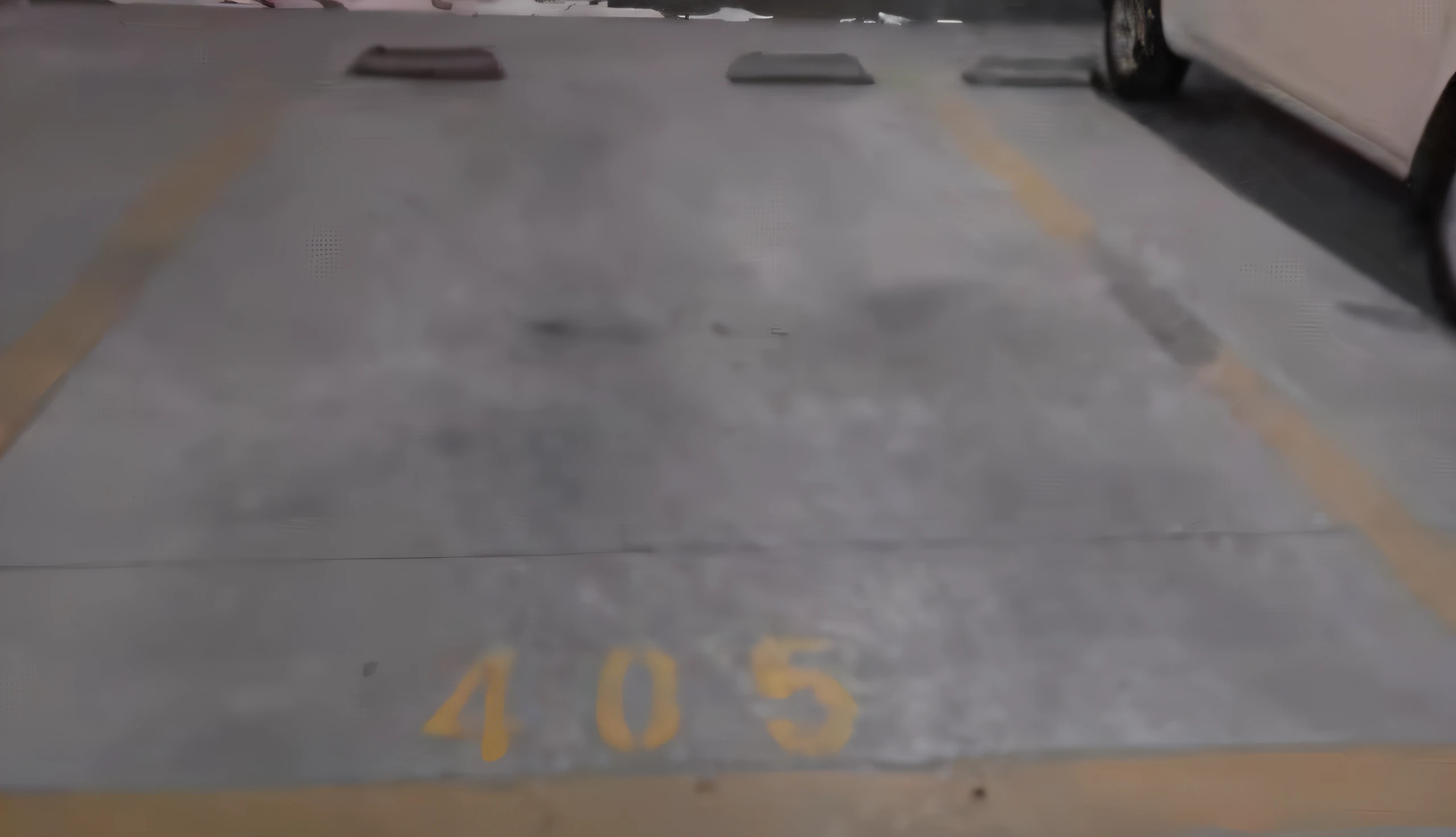 There was a white car parked in the parking lot，There is a yellow line, Top-down photos at 45 degrees, 45 degrees from the side, Located in the parking lot, parking lot, standing in a parking lot, high-angle view,（Do not change the size and color of the parts of the picture）