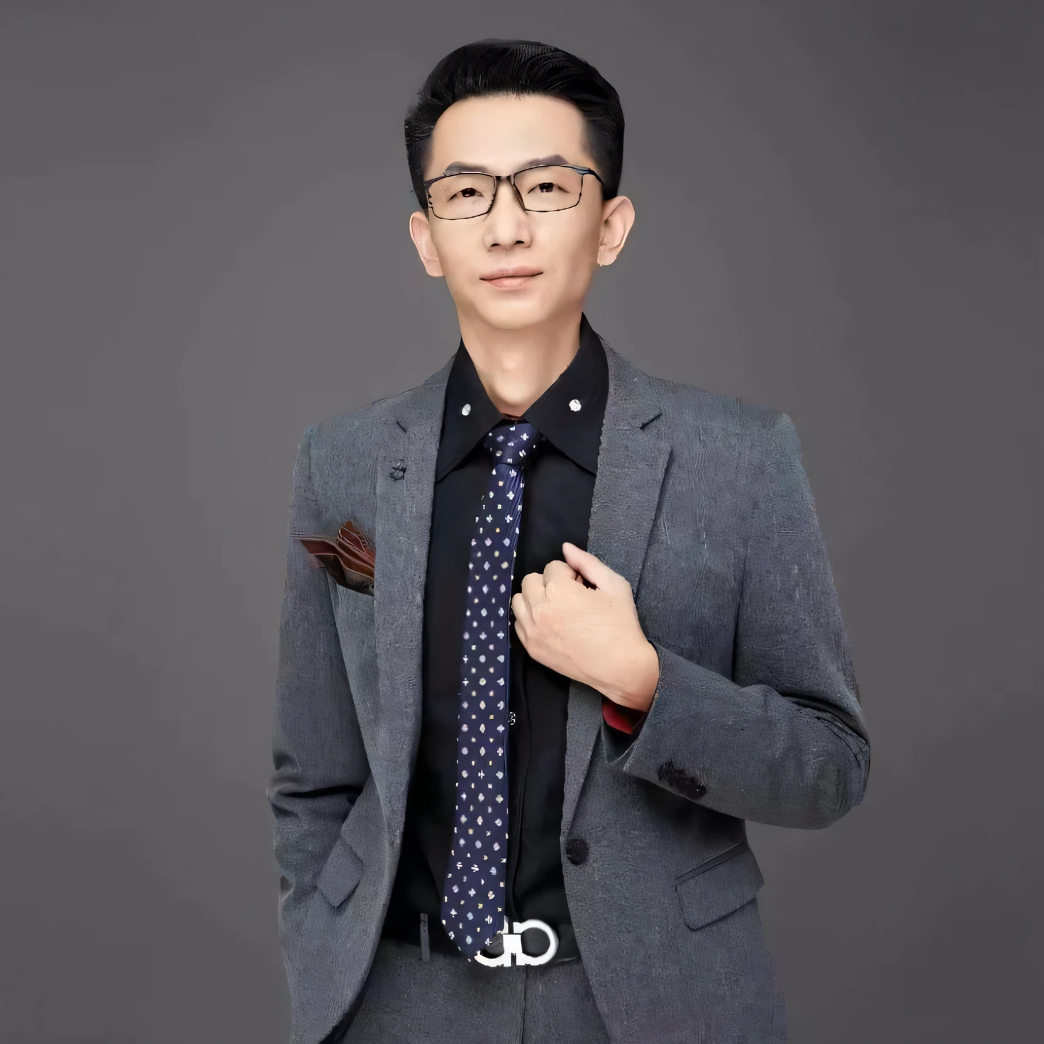 arafed man in a suit and tie posing for a picture, yanjun cheng, Wang Qichao, jinyiwei, wenjun lin, professional profile picture, wearing a suit and glasses, Li Zixin, Lin Qifeng, xintong chen, phong yintion j - jiang geping, Professional profile photo, Bo Feng, professional picture