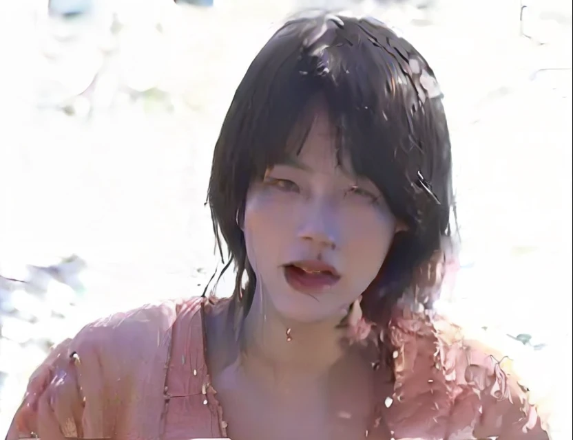 A naked schoolgirl，exposing her chest，Gentle seaside，A girl with a tongue sticking out，Grimacing