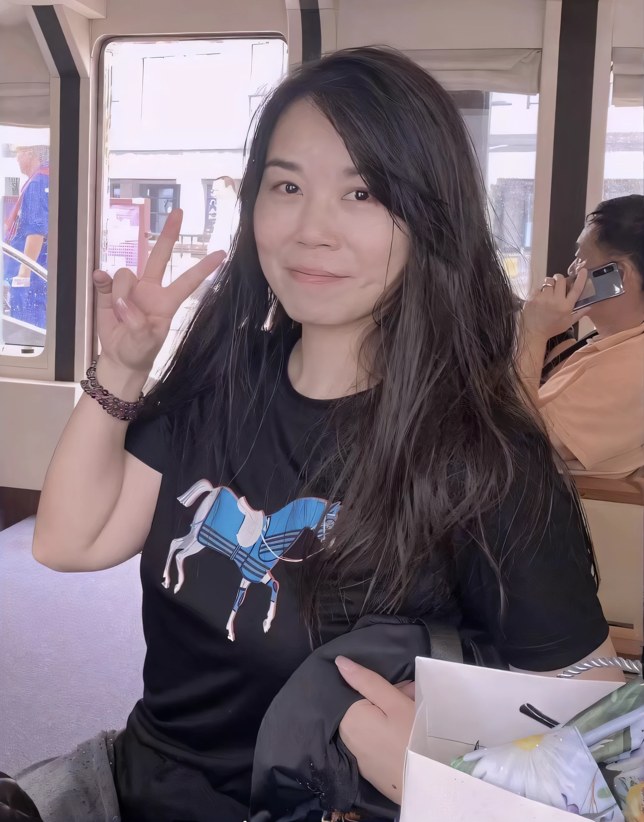 Araved woman sitting on a bus,Holding a box of food in his hand, t pose, Gemma Chen, With long hair, t-poses, t - pose, wearing a black t-shirt, wenfei ye, wearing a tshirt, xintong chen, A young Asian woman, 2 8 , profile photo, Zhang Wanting, delight, High-quality images