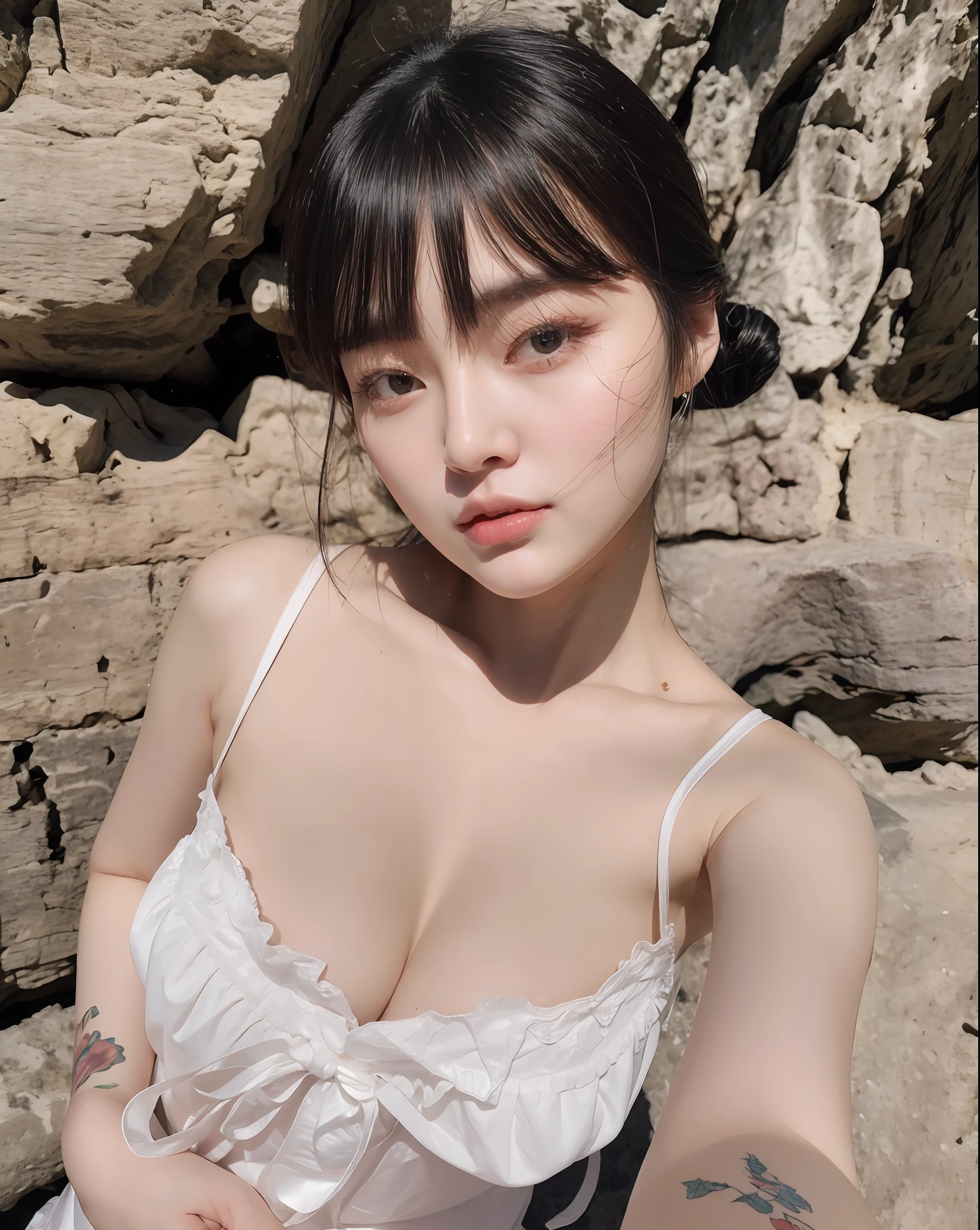 Araffe Asian woman with black hair and tattoos posing for a photo, pale milky white porcelain skin, Xintong Chen, Ulzzang, Wenfei Ye, pale porcelain white skin, pale snow white skin, menina coreana, Chengyou Liu, gorgeous chinese model, Modelo do Instagram, Xision Wu, Menina chinesa, Heonhwa Choe, 🤤 retrato da menina, olhos fechados, maquiagem bem feita, olhos fechados, rosto angelical