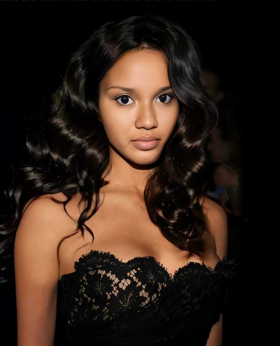 um close up de uma mulher com cabelos longos usando um vestido preto, ondulado longo - comprimento cabelo preto, linda mulher bonita, lindo lindo, penteado preto longo elaborado, com tez escura, Ela tem pele marrom oliva, beautiful face!!!!, her black hair is a long curly, lindo lindo, cabelo ondulado preto, com pele parda, beautiful face!, Cabelo preto bonito