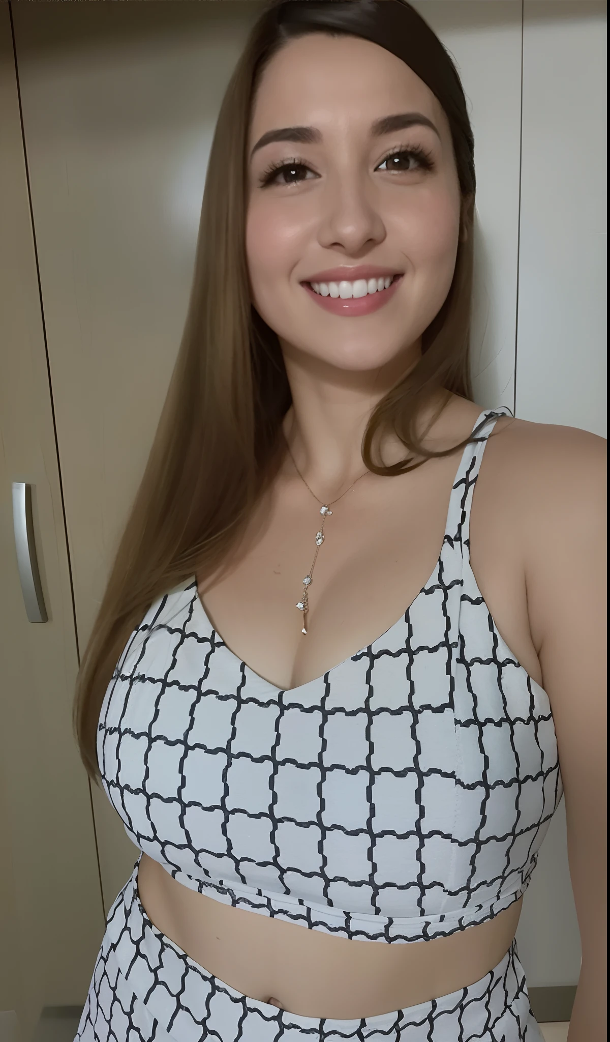 There's a woman in a black and white top and a black and white skirt, Mulher de 30 anos, 3 0 anos de idade mulher, sorriso bonito e sedutor, clivagem, lovely smile, bonito e sorridente, She is grinning, cerca de 3 5 anos, sorriso sedutor, friendly seductive smile, wearing a bra, she is smiling and happy, sorriso sedutor louco