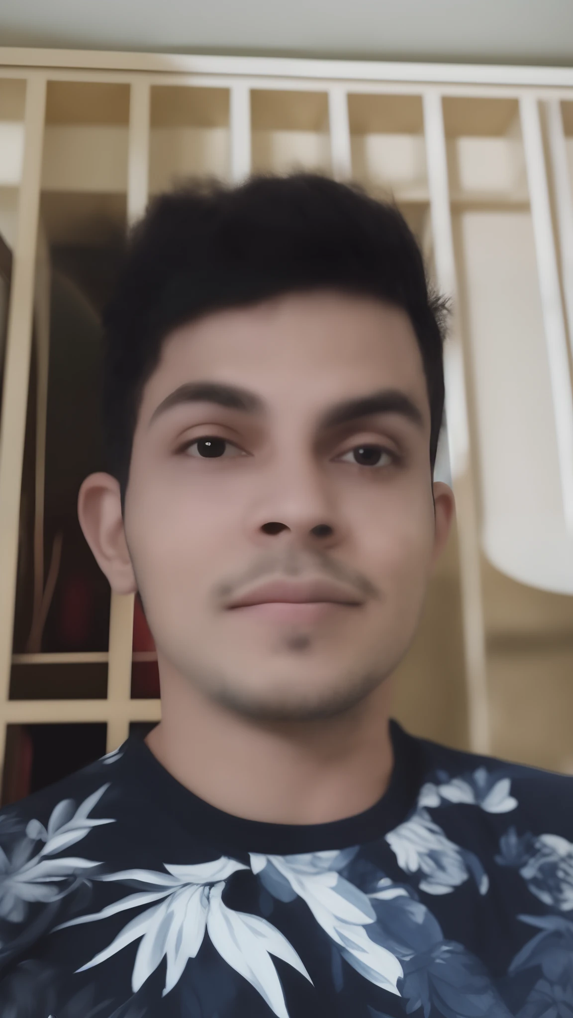Homem jovem, de 24 anos, with detailed facial expression wearing a blue shirt.