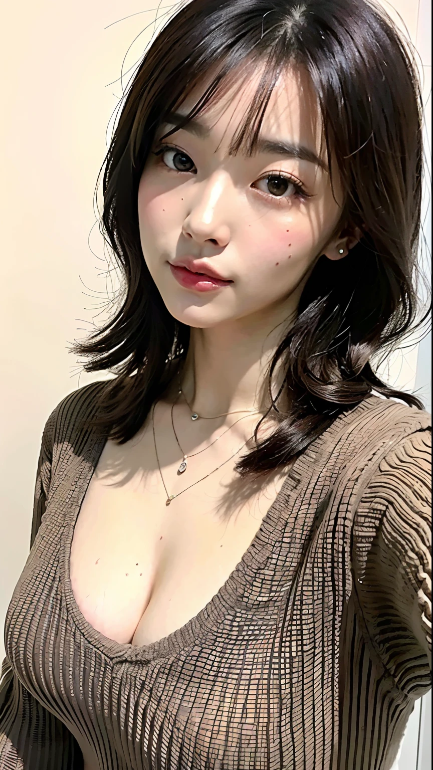 (top-quality、8k、32k、masterpiece、UHD:1.2)、Photo of a cute Japanese woman、large full breasts、Medium hair、A dark-haired、The upper part of the body、sface focus、oversized_sweater、a necklace、simple background、From above、looking at the viewers、winc、A sexy