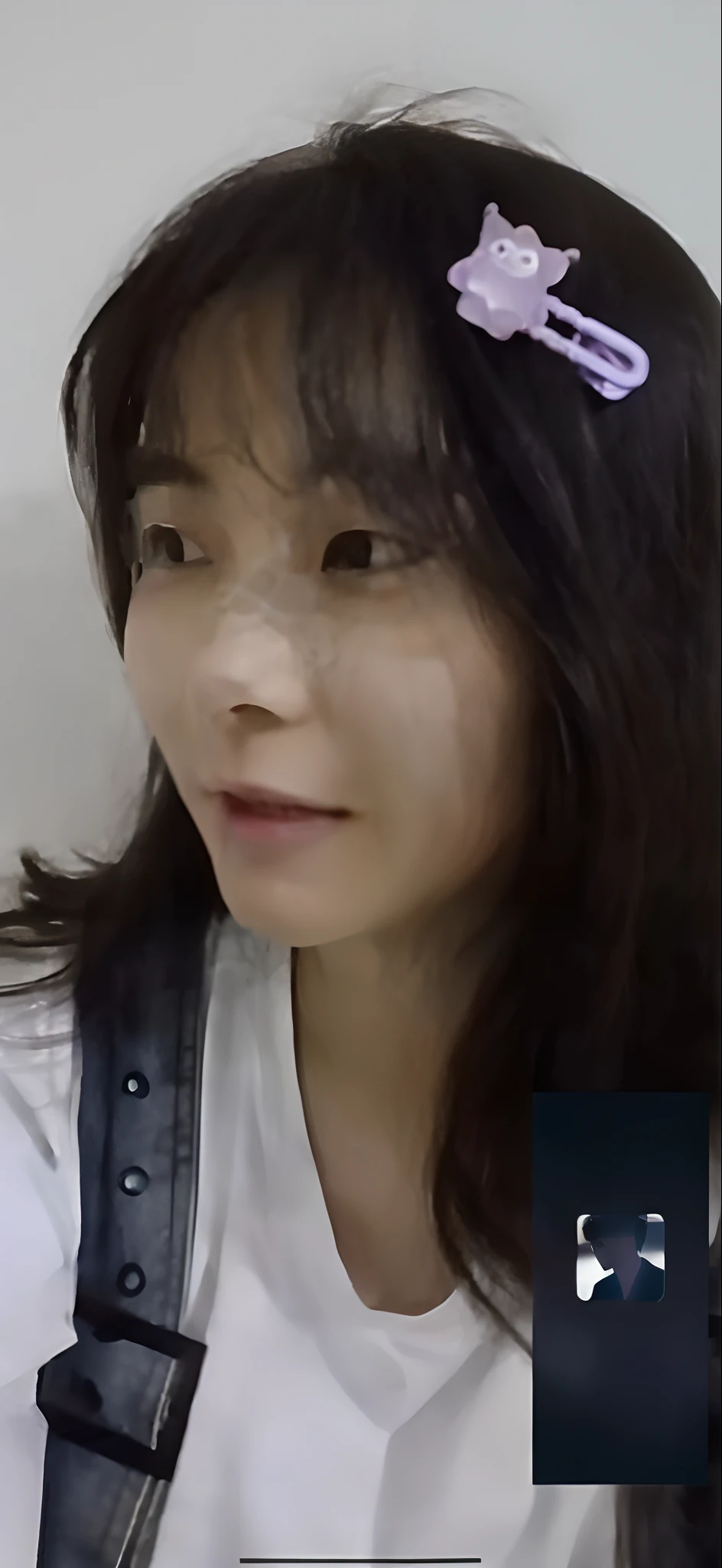 a close up of a woman wearing glasses and a white shirt, yanjun cheng, nft portrait, lofi portrait, Kim Tae-joon, inspired by Yanjun Cheng, headshot profile picture, Korean symmetrical face, jaeyeon nam, inspirado por Kim Jeong-hui, large round glasses, single realistic face, halfbody headshot, hito steyerl