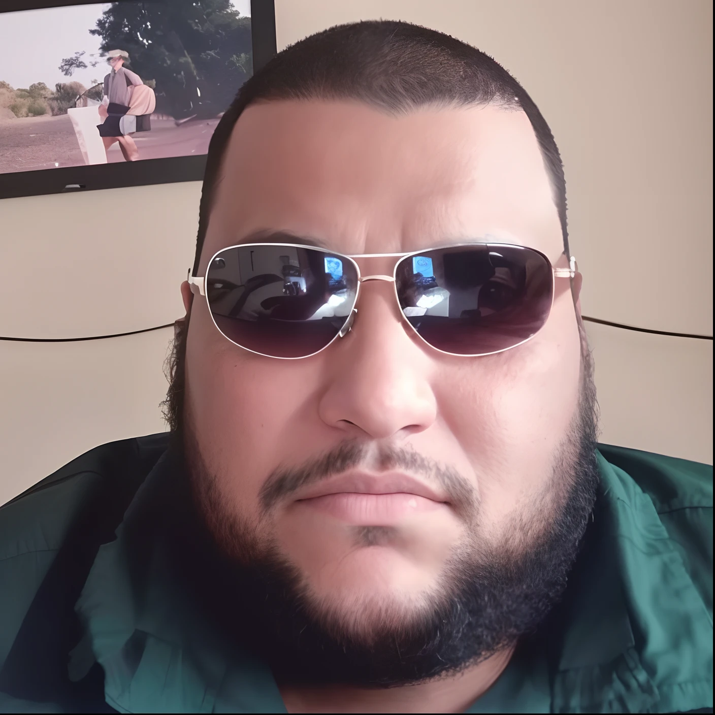 There's a man with sunglasses sitting in a chair, heavy appearance, taken in the early 2020s, neckbeard, foto de perfil headshot, Giga Chade Capaybara, foto de perfil 1024px, Streamer do Twitch / Jogador Ludwig, imagem de perfil, maximus jacobs, sem barba, foto de perfil, Mohamed Chahin, foto do perfil