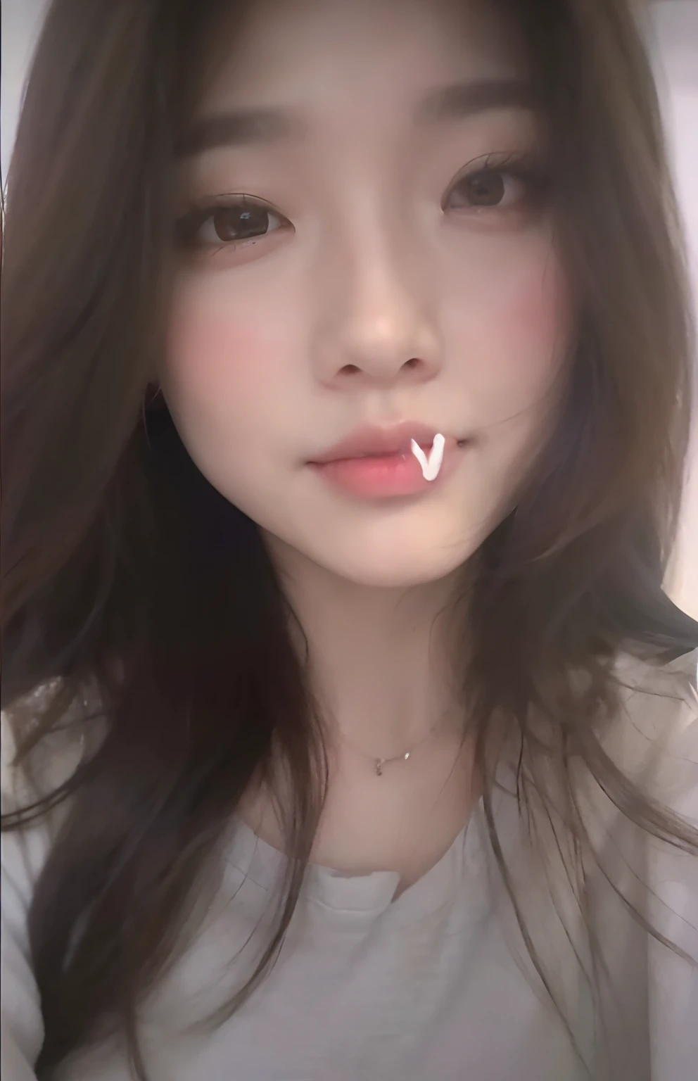 There are two pictures of a woman brushing her teeth with a toothbrush, Jimin\Plump lips, Gongbi, wan adorable korean face,  coreana, 4k], 4 mil ], BBWCHAN, Mukbang, 👅 👅, qualidade muito baixa, eating camera pov, 韓国アイドル, small lips, Me ajuda, qualidade muito baixa, Plump lips