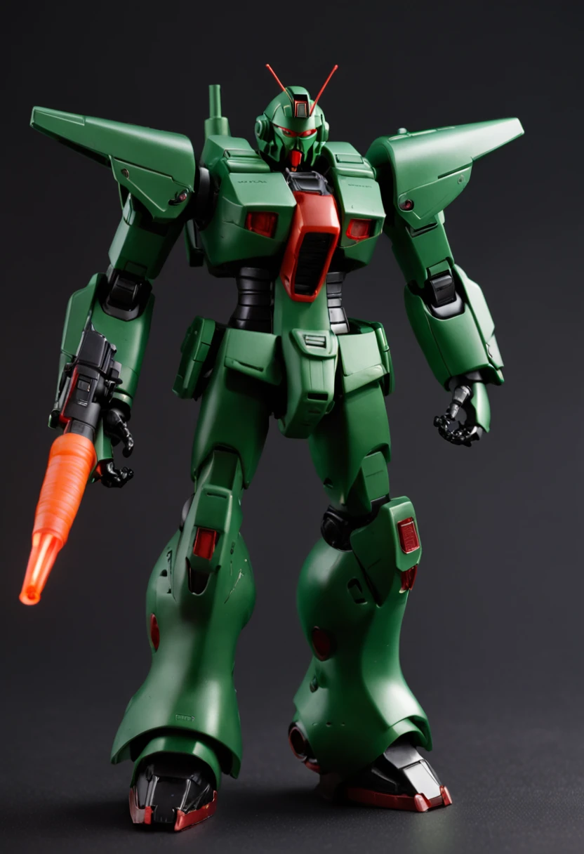 Coming out in the world of Mobile Suit Gundam with the image of a demon in green「Zaku」In a mobile suit called、The first red eye glows、Plumbing cables all over the body are exposed、Holding a Heat Hawk in one hand