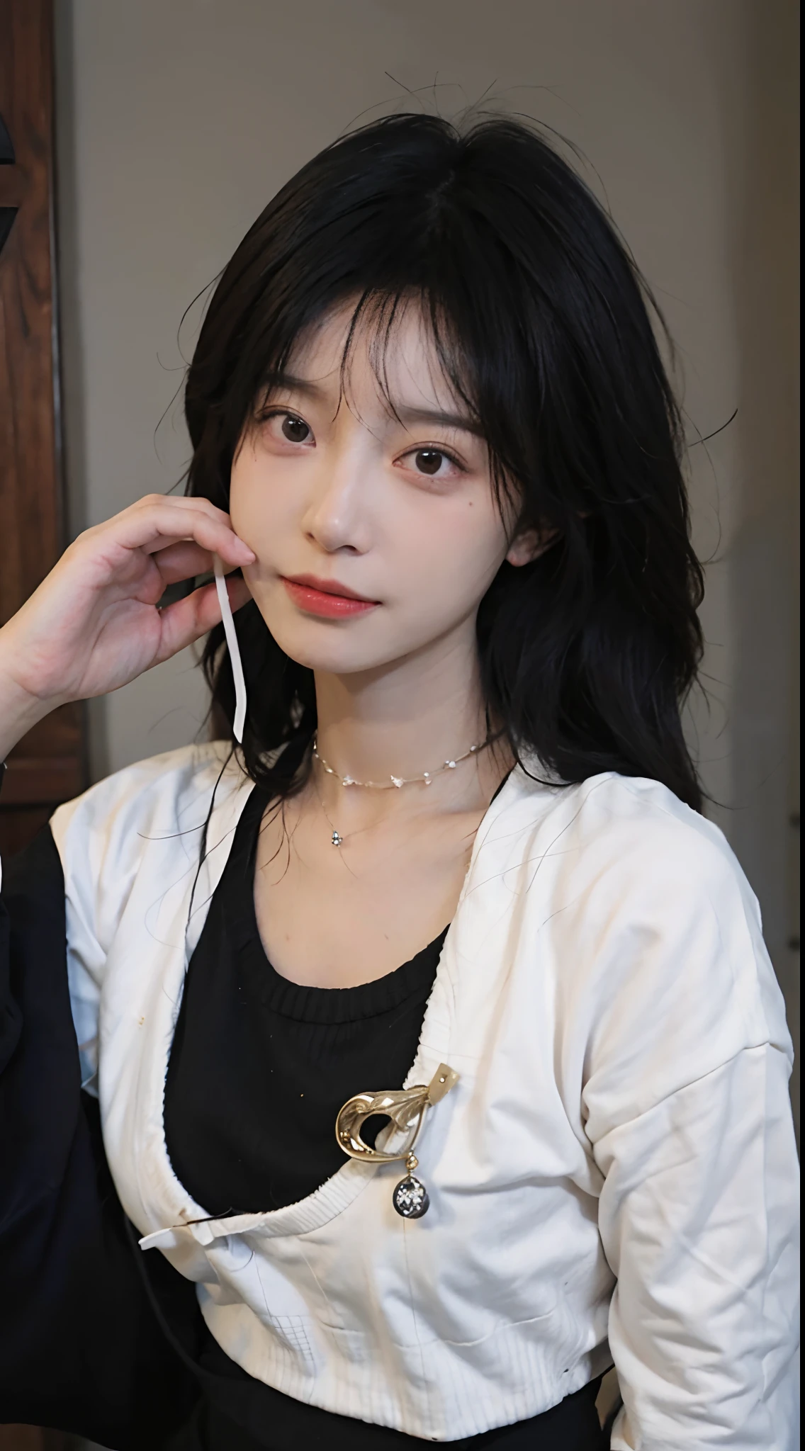best qualtiy, 超高分辨率, (realisticlying:1.4),cute hairpin,1girll,,Cropped black sweater ,Beautiful woman with a slim figure:1.4, Abs:1.1, 浴室,Ultra-fine face,Elaborate Eyes,二重まぶた,choker necklace