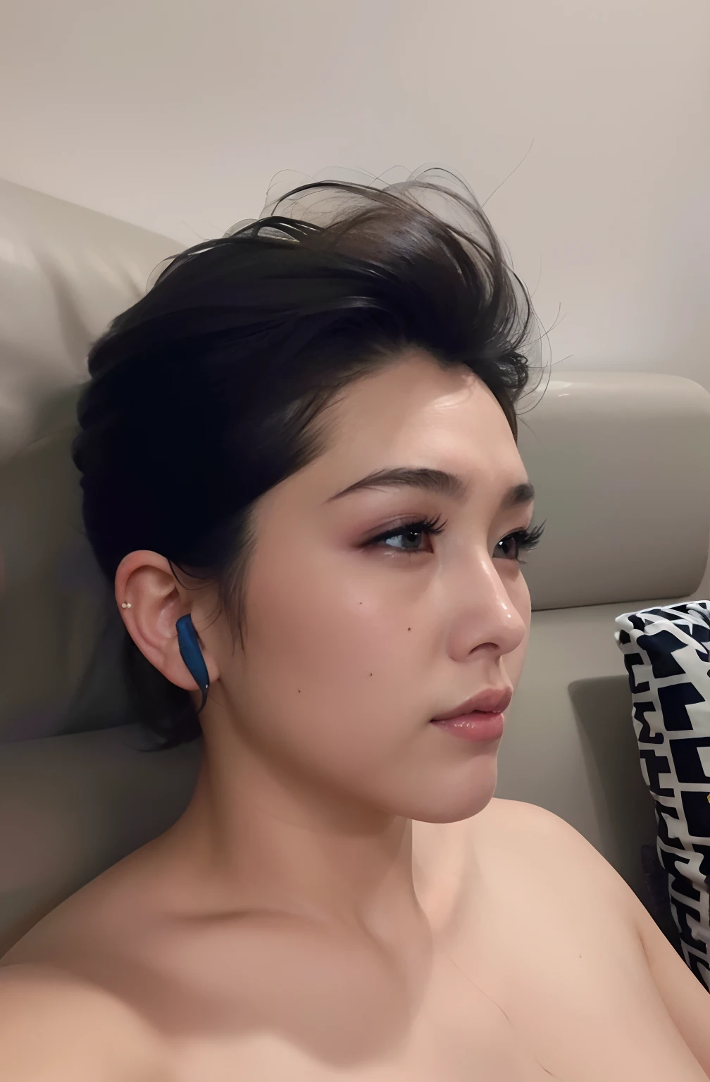 photoreali，Delicate skin，hair detail，hyper HD，The skin texture is clearly visible，Ultra-realistic eye details，The face is a little smaller，eyes a little bigger，Hair lengthen a bit，Pay attention to a true picture of the details of the eye area