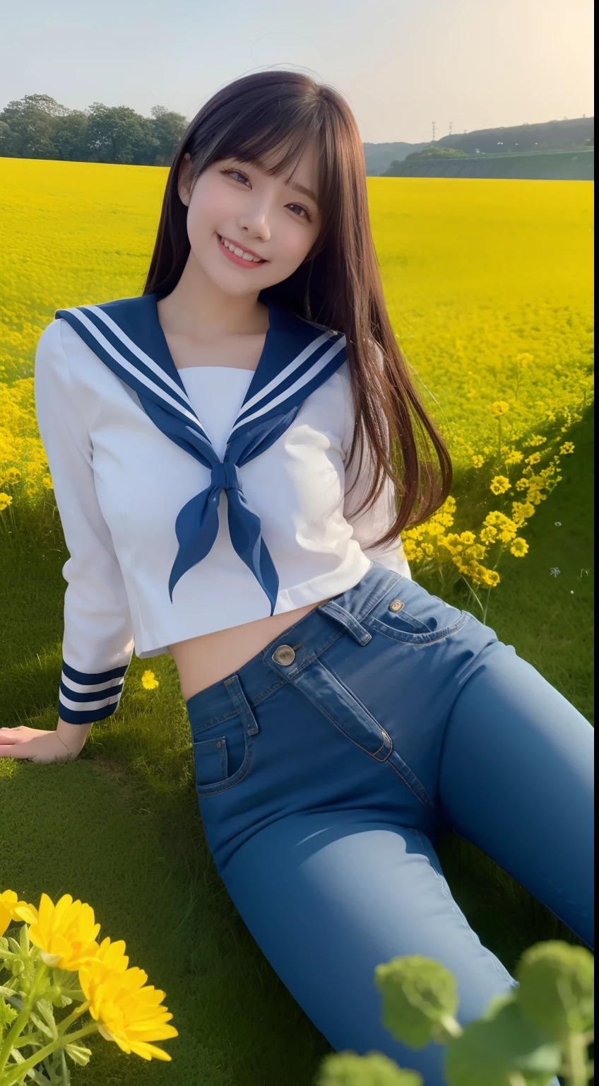 A smiling girl，Wear a tight sailor suit，denim pant，Lying on a large mossy rock in the middle of a field of rape flowers，com rosto detalhado，The eyes are delicate，The photo quality is the best，Realistic image quality，Background diffuse lighting，Depth of field display。